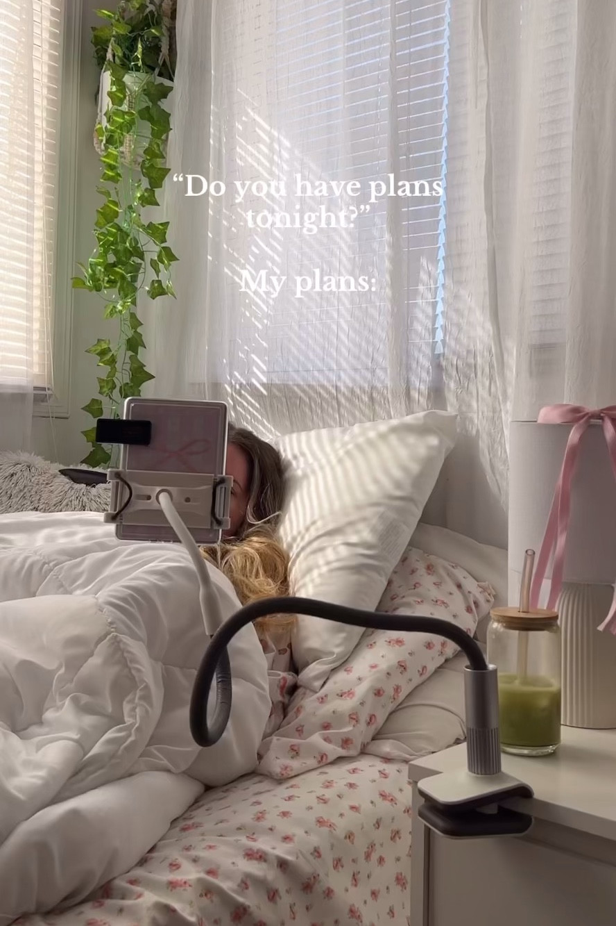 Reading set up, Amazon Kindle, kindle paperwhite, kindle page turner report, room aesthetic

#LTKCyberWeek #LTKGiftGuide #LTKHoliday