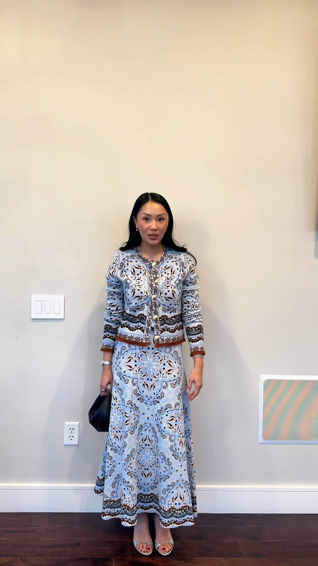 Cardigan is $100 off and obsessed with this color combo! 

#LTKootd #LTKSaleAlert #LTKHoliday