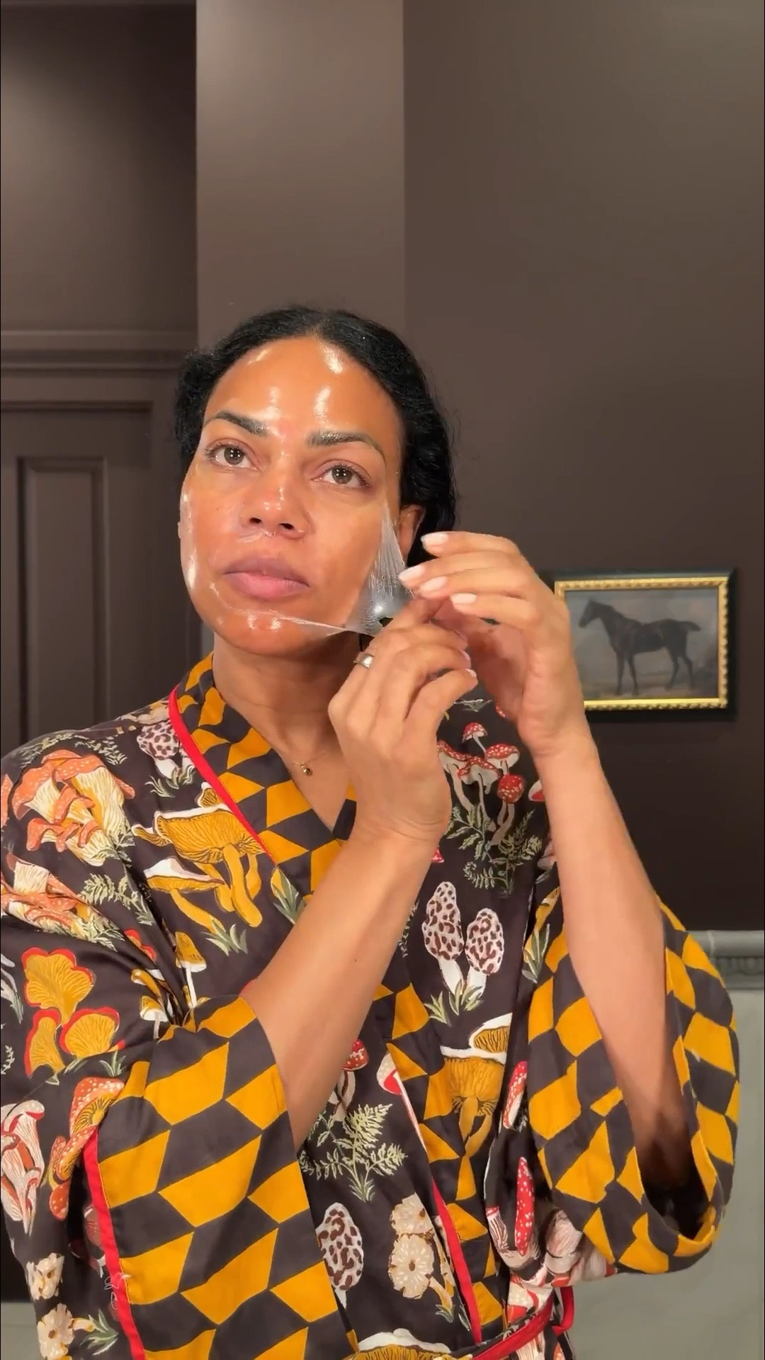 Mask came right off this morning😂 A lot of people have said their lives have changed from stepping into their sports bras, just sayin! Also apologies for the gulping



#LTKselfcare #LTKOver40 #LTKmorningroutine