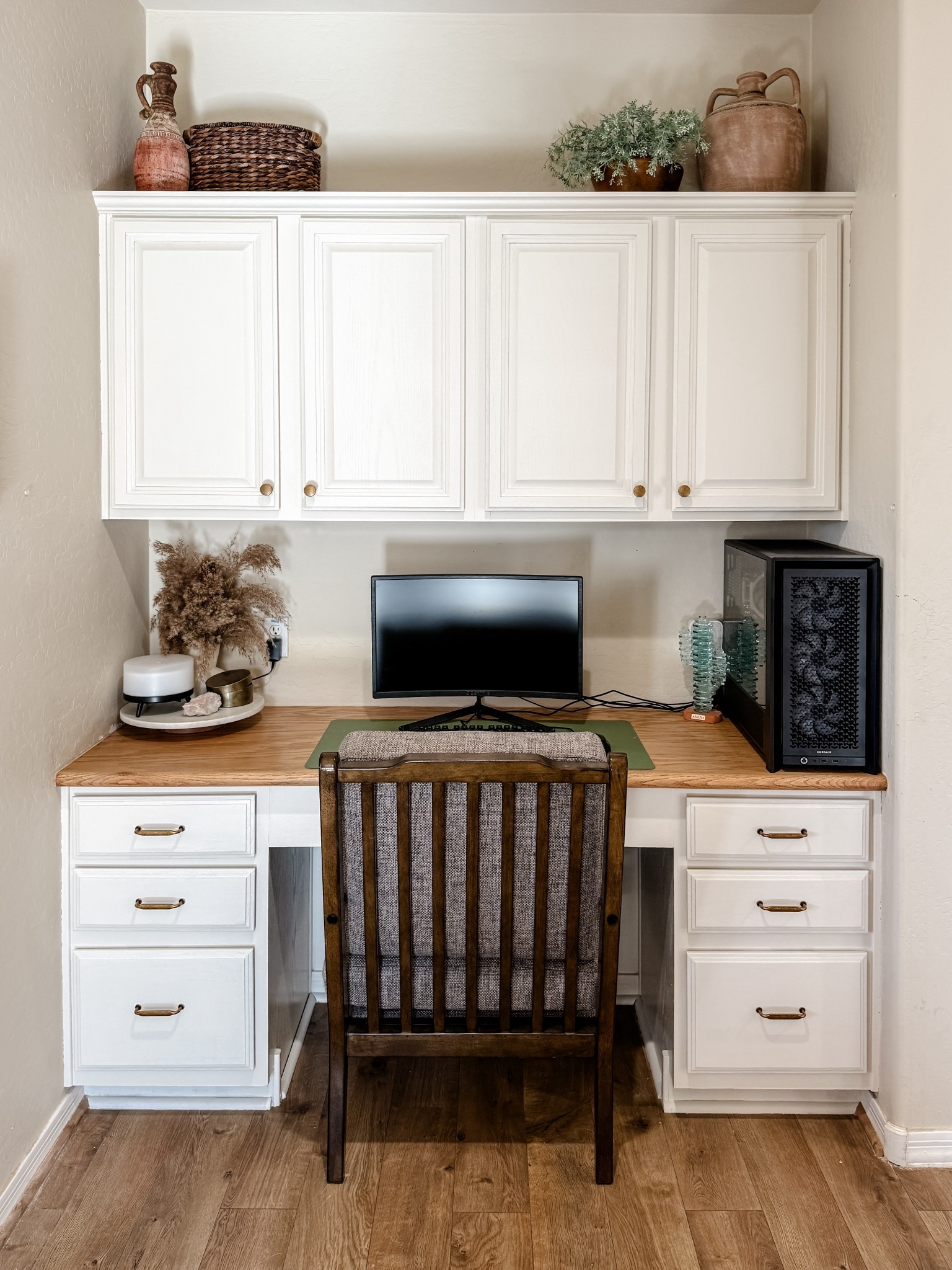 I’ve been SO excited to get my hands dirty & get back into DIY room makeovers!! This week, I made over our study area in our rental home, and I made sure to link the supplies I love to use… including beautiful hardware & a new paint that’s just as easy as I’d hoped! Check it out! #LTKMakeover #LTKhome

#LTKHome