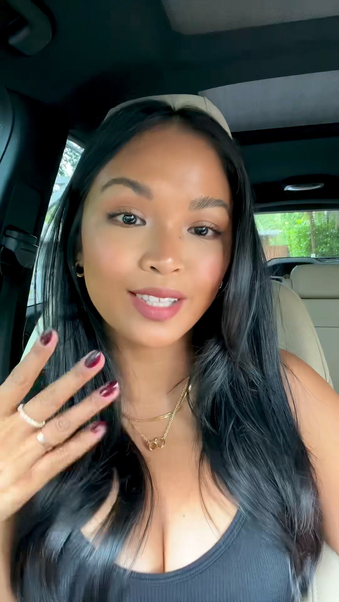 The perfect rosy brown lip combo for medium to tan complexion #brownlipcombo #fallmakeuplook #falllipcolor 