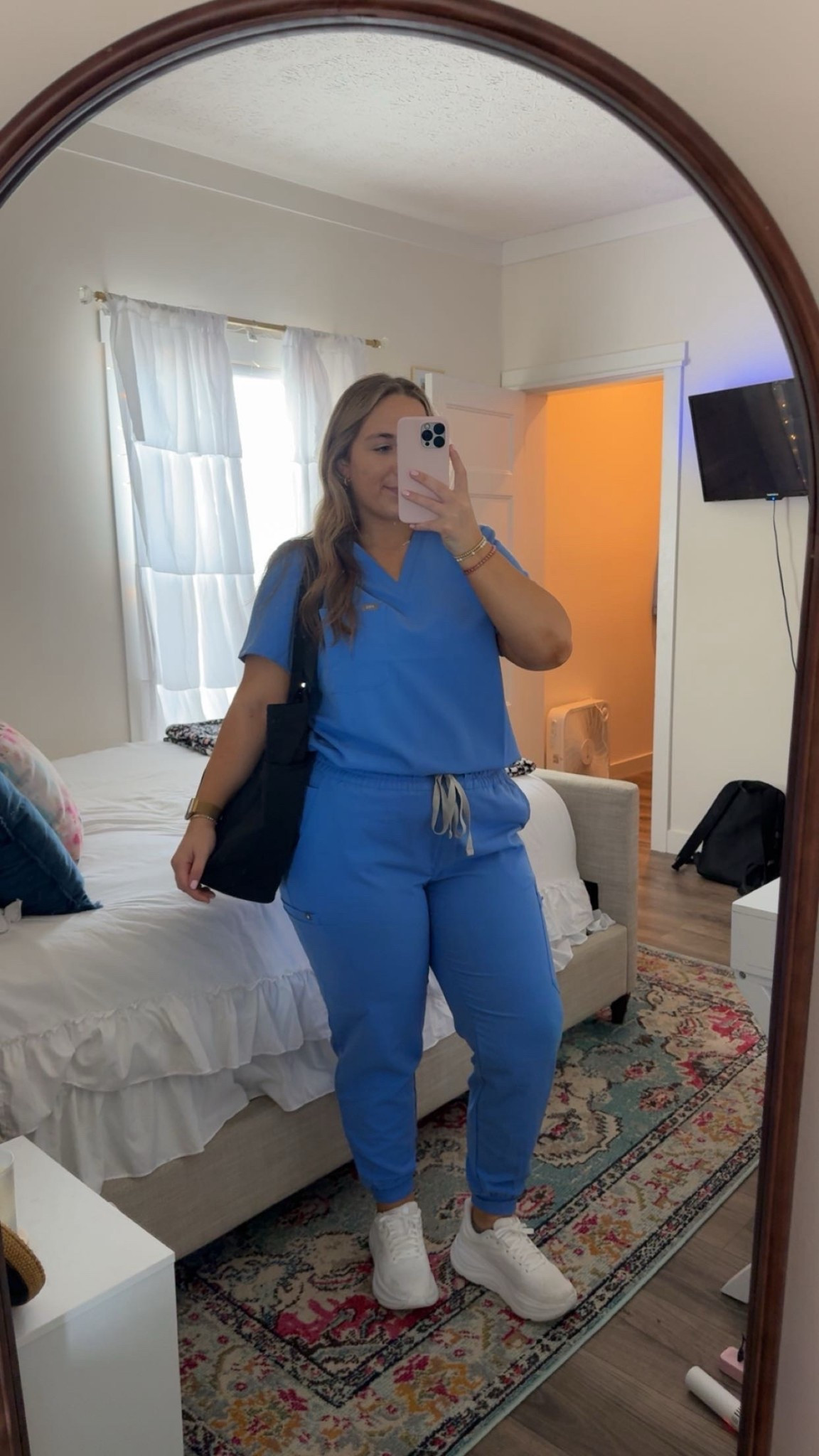 SOTD (scrubs of the day) 👩🏼‍⚕️🩵

top: XL
bottoms: XXL


#LTKMidsize #LTKWorkwear #LTKPlusSize