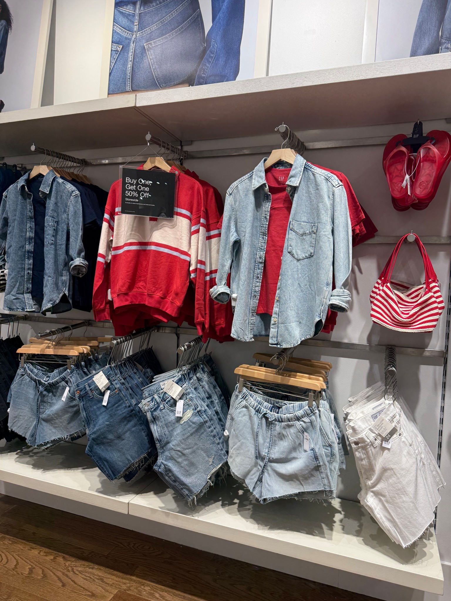 Gap is that girl 💙🦞🐚

#LTKSeasonal #LTKSaleAlert #LTKPetite
