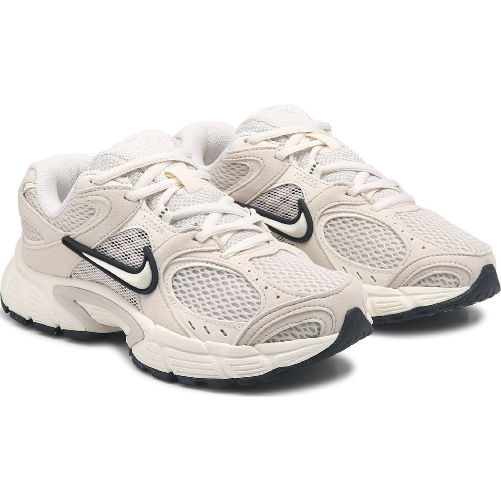 Women's V5 RNR Sneaker | Famous Footwear