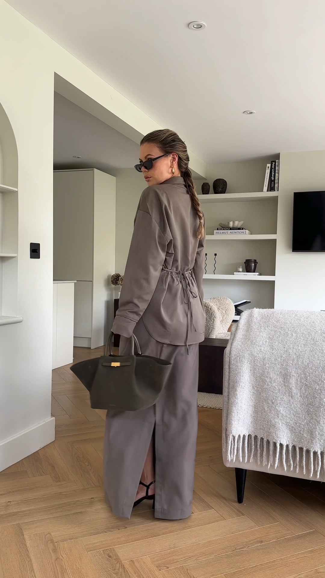 Maxi skirt, slit maxi skirt, Concealed button shirt, autumn look, coord, short coord, suede bag, suede demelier bag, mango outfit, chic look, chic style, minimal look, 



#LTKautumn #LTKeurope #LTKuk