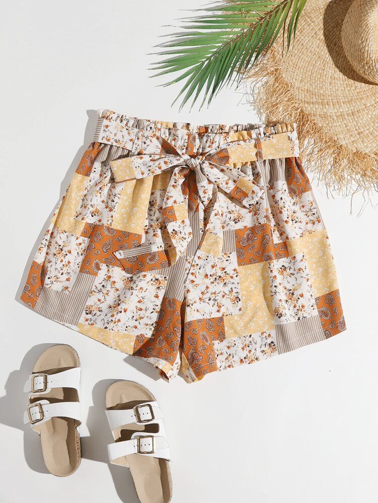Plus Ditsy Floral & Paisley Belted Shorts | SHEIN