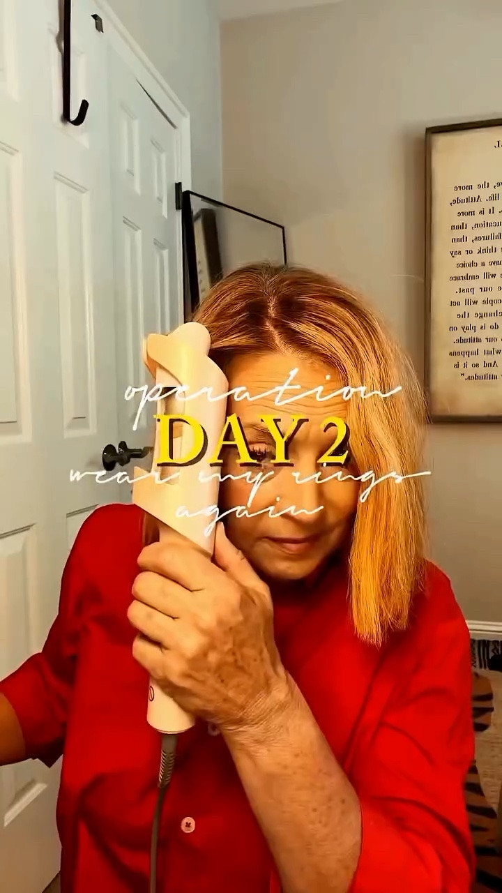 Day 2 is a success. 💍
I find that once I get the plan in @myfitnesspal , the success rate rises dramatically. Nothing like having a plan, right? Operation: Wear my Rings Again is on track. Life is too short not to! 💍

midlife wellness reset | over 50 weight loss | wear my rings again | modern midlife motivation | realistic fat loss | hormone friendly fitness | protein focused eating | 10000 steps daily | strength training midlife | confident over 50 style