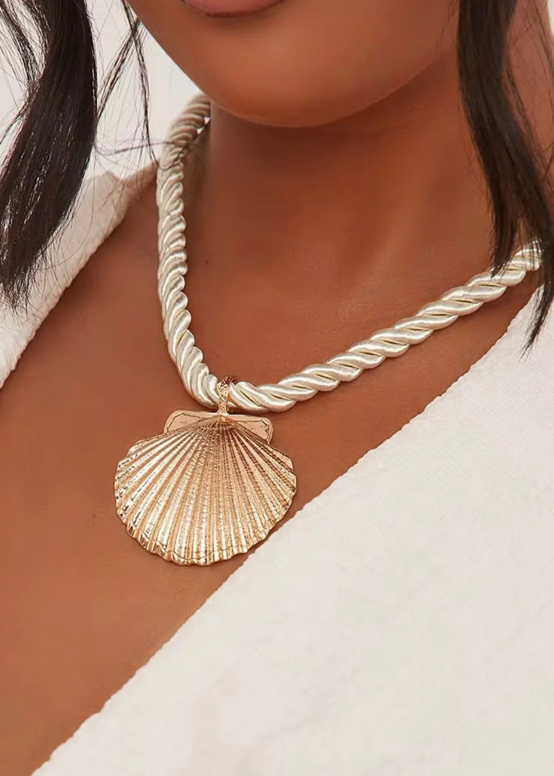 Sea Shell Rope Necklace | outdazl