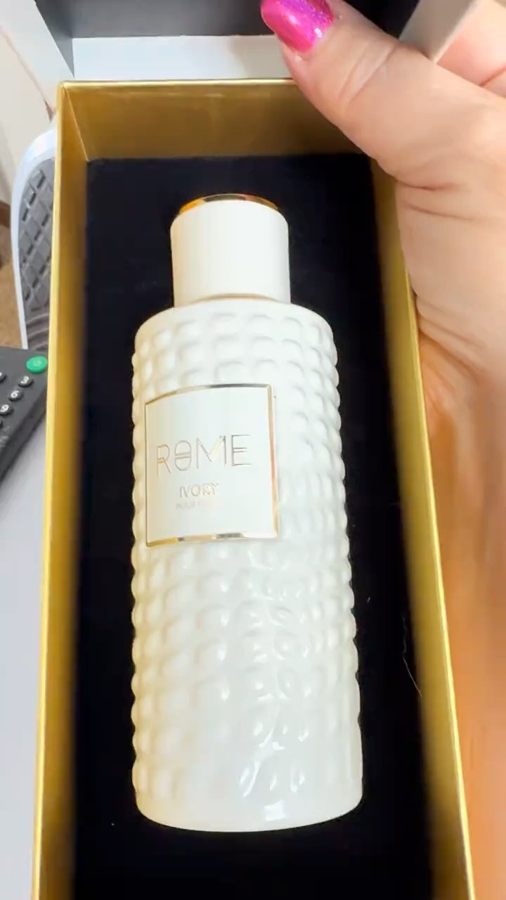 This smells like a very put-together woman.
Soft vanilla, jasmine, and warm elegant notes — very polished, very feminine, and smells like something much more expensive.
If you like Donna Born in Roma style perfumes, you will probably love this.

#perfume #affordableluxury #femininefragrance #ltkbeauty #perfumelover

#LTKOver40 #LTKgrwm #LTKBeauty