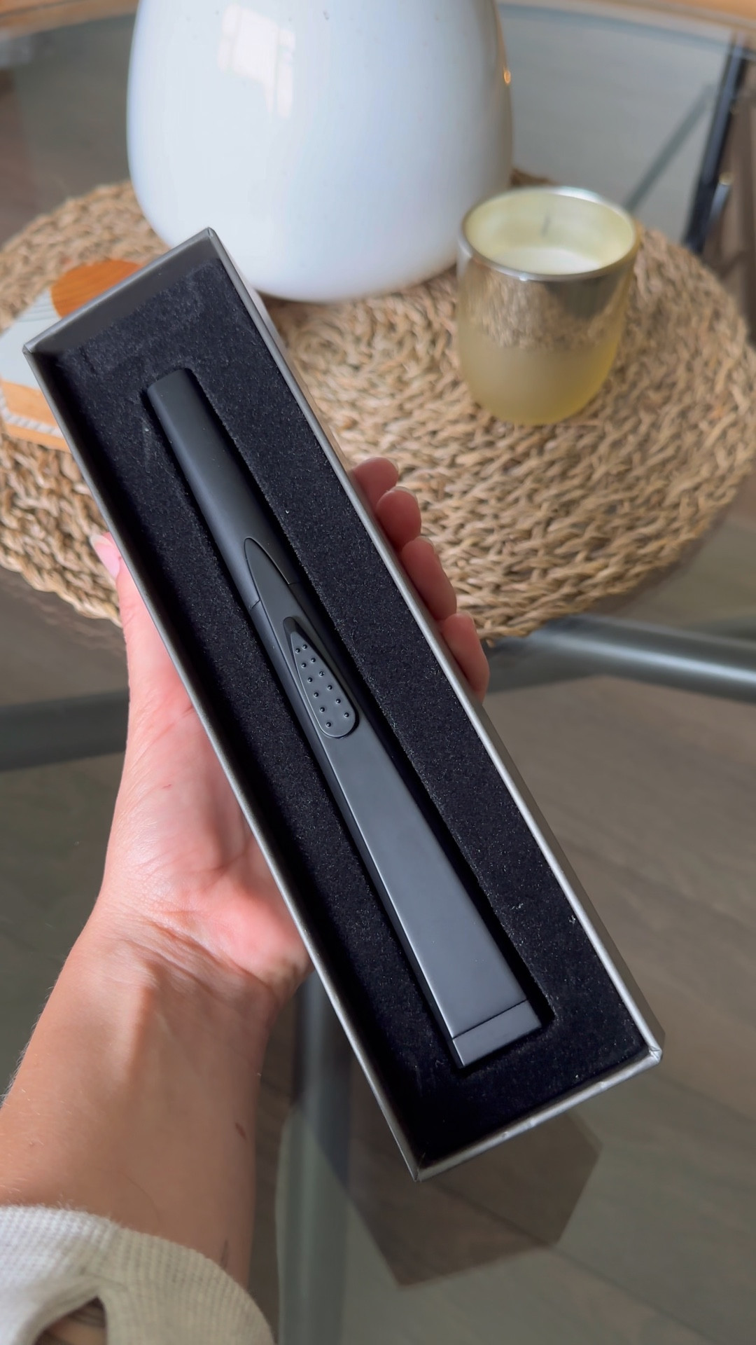 The Lux USB Arc Lighter. 

Offers a luxurious alternative to traditional lighters. You’ll never need a fluid lighter again! 

Available in gold and black. 

Love this so much 

#LTKhome #LTKcanada