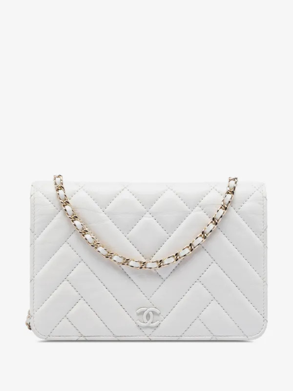 2019 CC Crinkled Chevron Calfskin Wallet On Chain crossbody bag | Farfetch Global