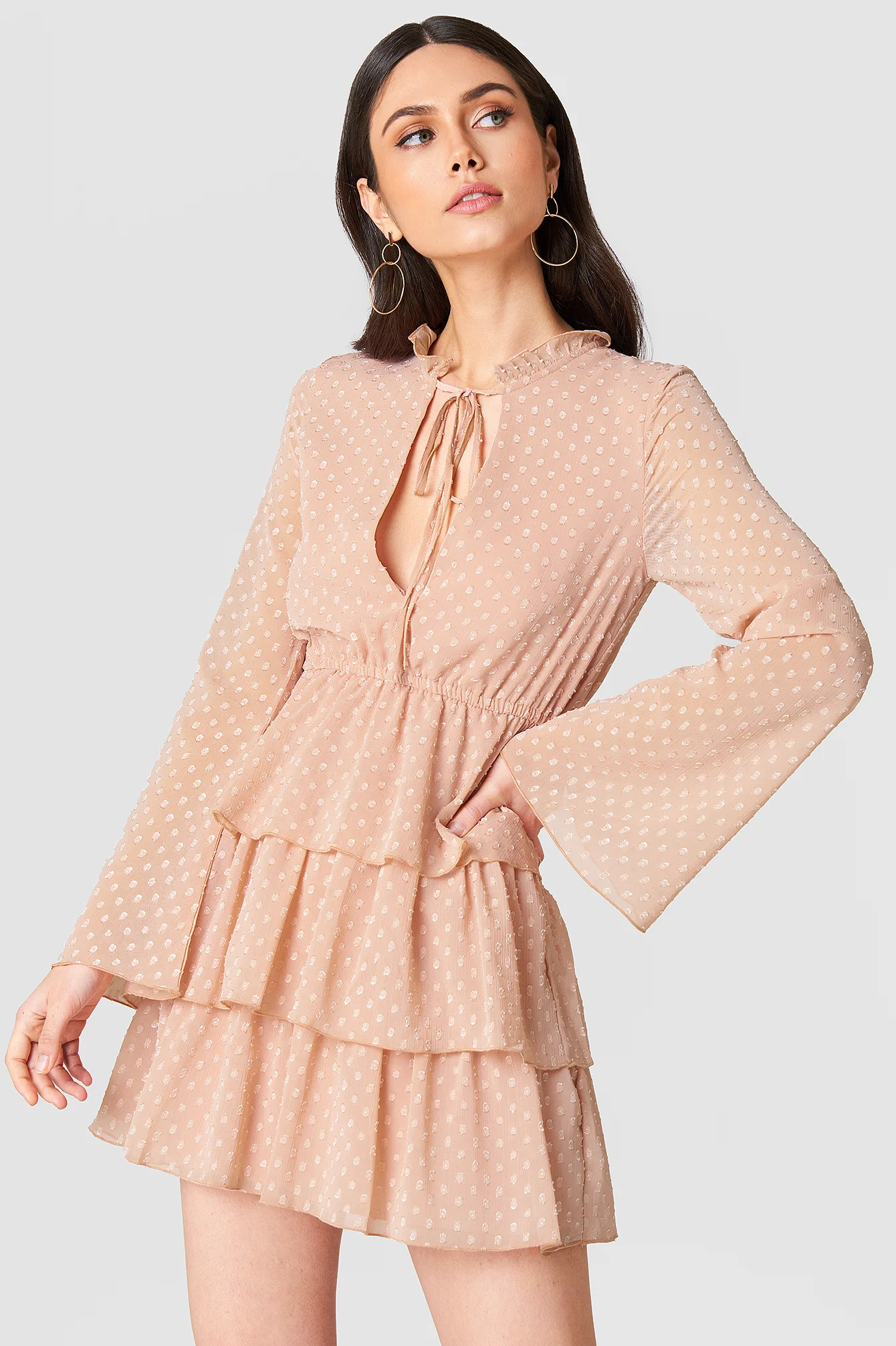 Linn Ahlborg x NA-KD Swiss Dot Dress - Nude | NA-KD Global