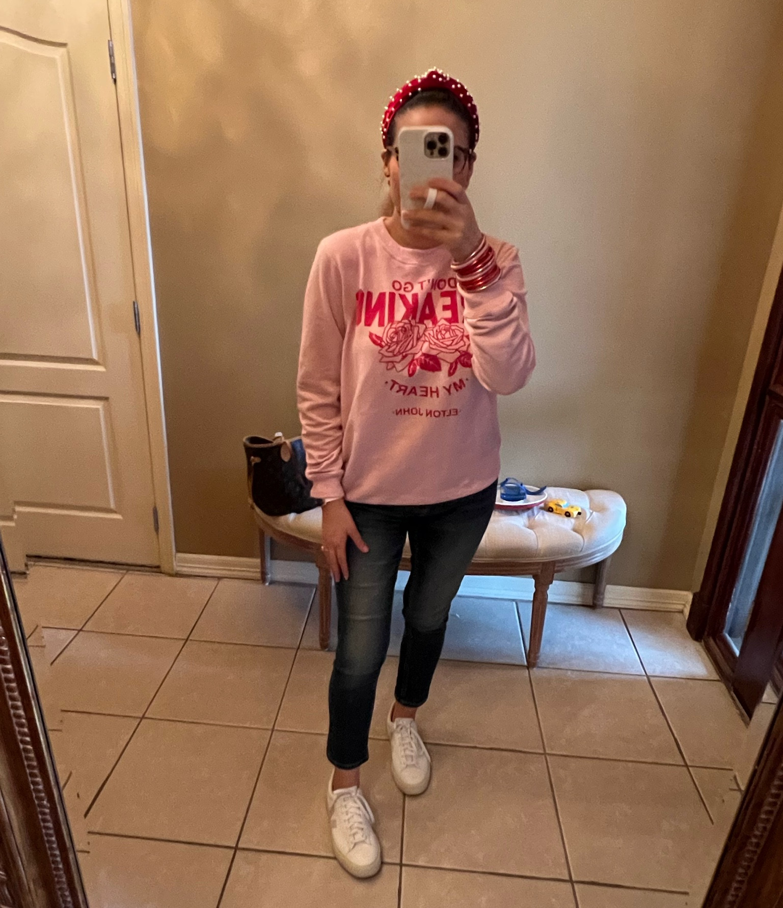 Galentines outfit 
Pink
Sweatshirt
Elton john
Red roses
Target finds
Target style
Casual
Valentines day
Gift idea
Affordable
White
Veja sneakers
Natural
Budhagirl bangles
Pink
Crimson
Rose gold


#LTKunder50 #LTKshoecrush #LTKGiftGuide