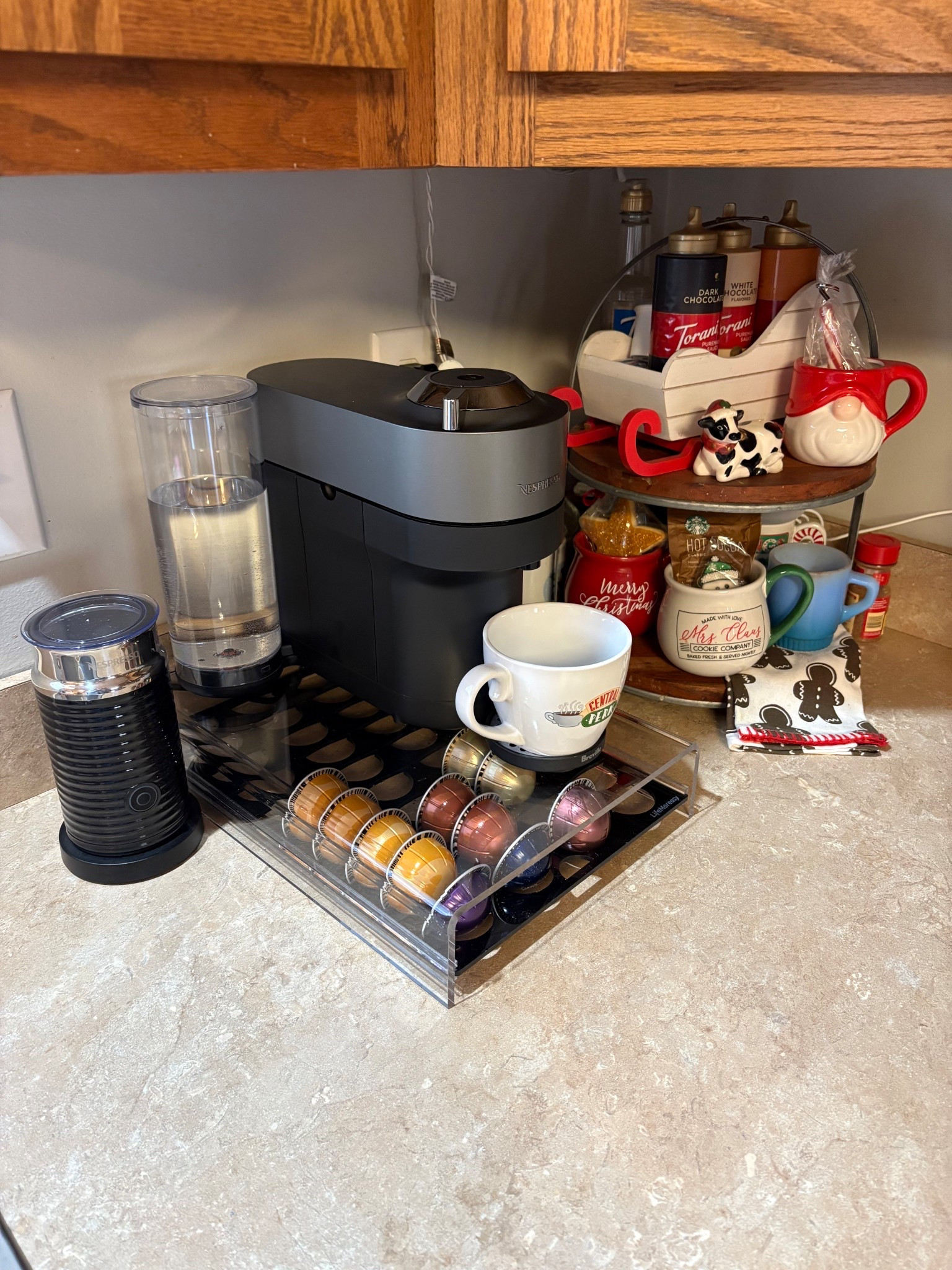 My fave corner in the house, especially during the holidays!🎄❤️☕️

#LTKmomlife #LTKHoliday #LTKSeasonal