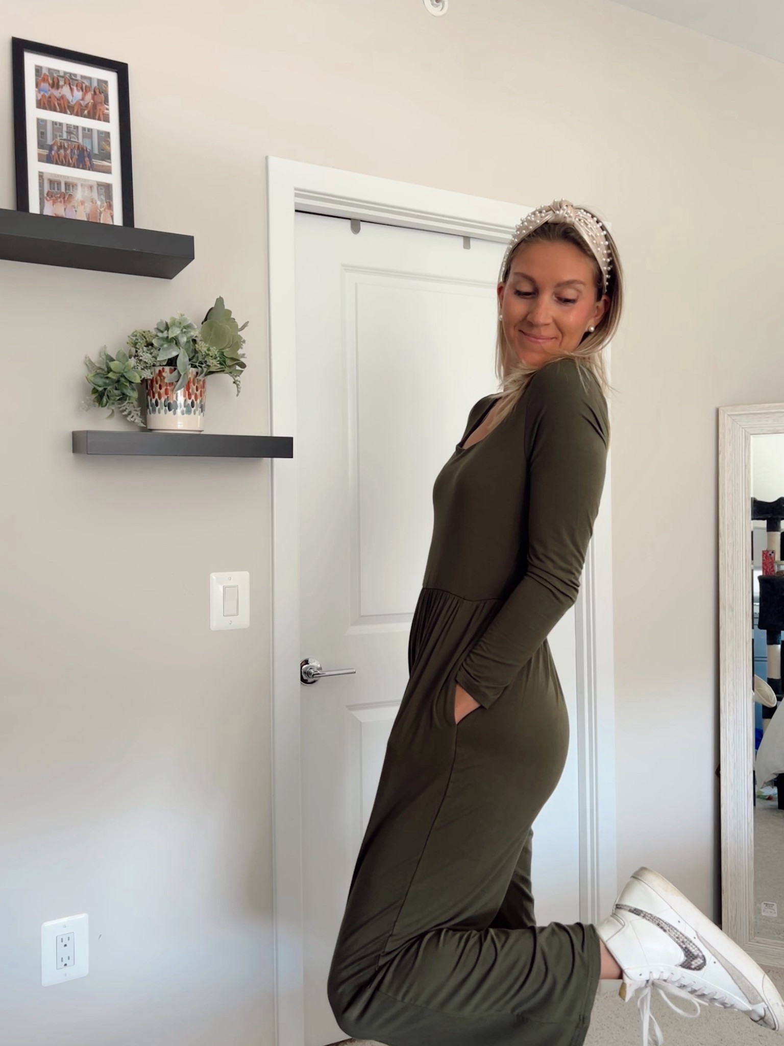 fall outfit/jumpsuit/teacher outfit

This jumpsuit is SO comfy I’m wearing a size small (I’m usually a small or medium)
Amazon prime day sale!