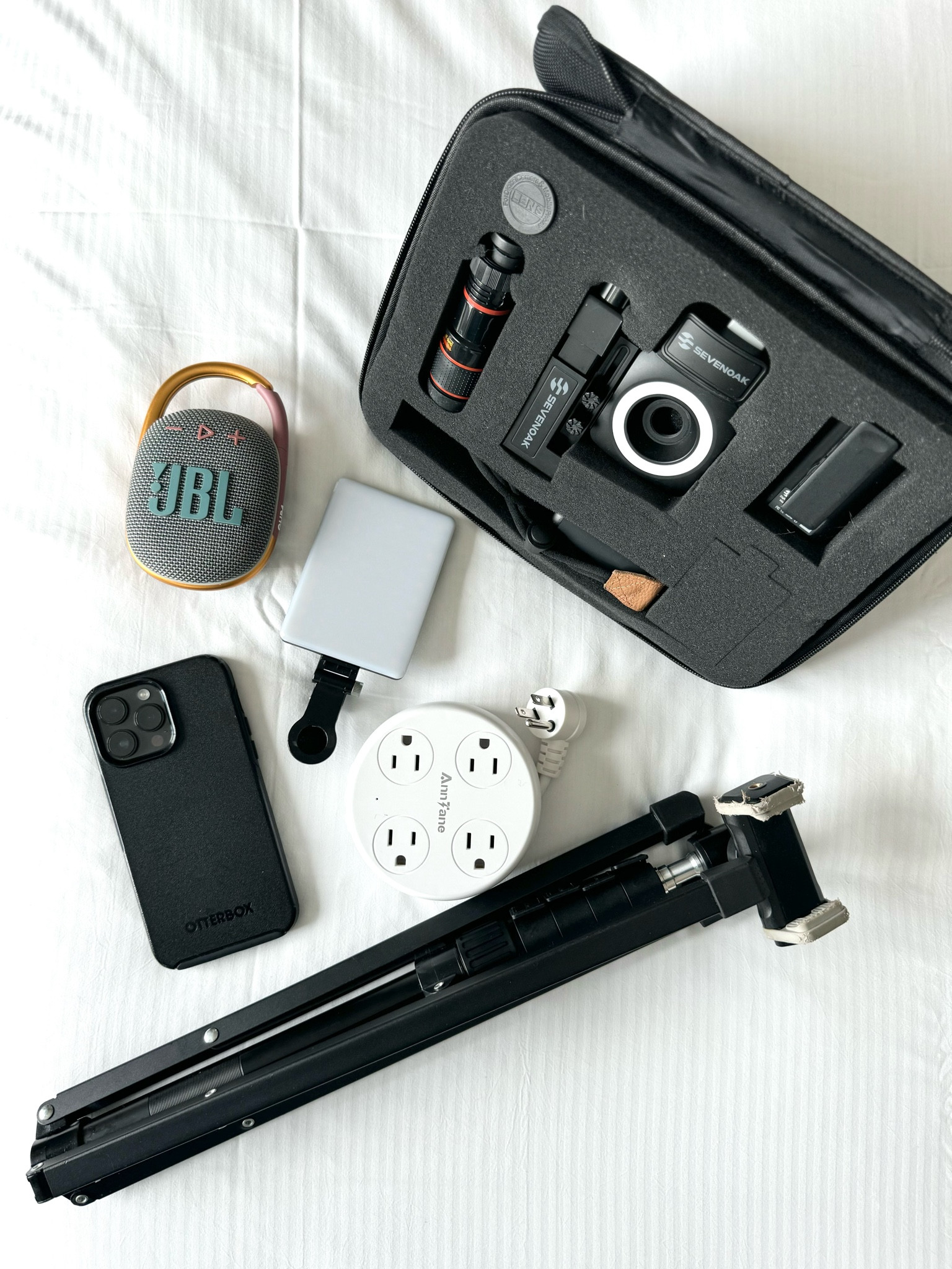 Creator essentials 

Portable speaker / ringlight / iPhone / tripod / retractable travel outlet / influencer essentials

#LTKTravel