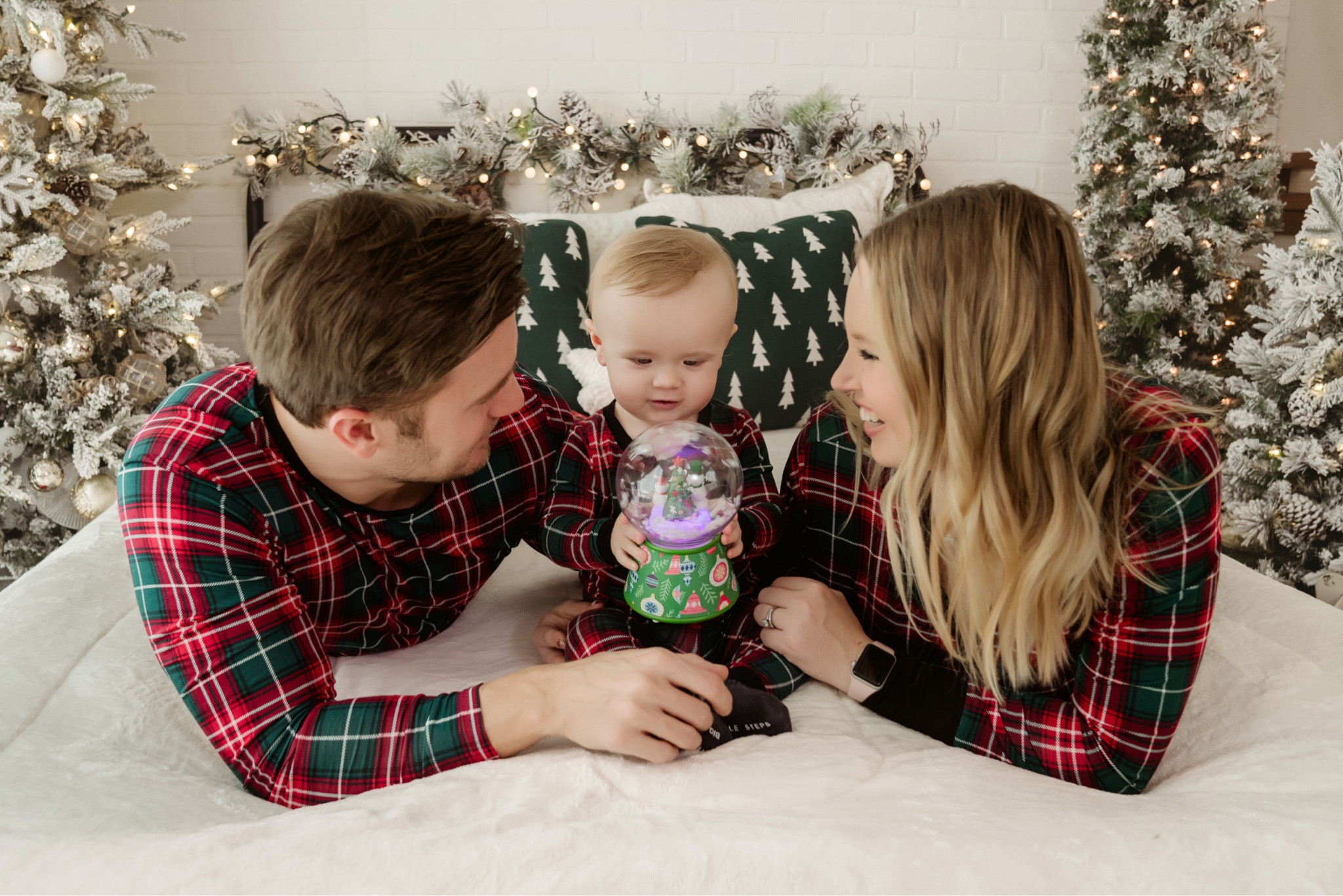 Family Christmas pjs// Christmas card photos// Christmas card with baby 

#LTKHoliday #LTKFamily