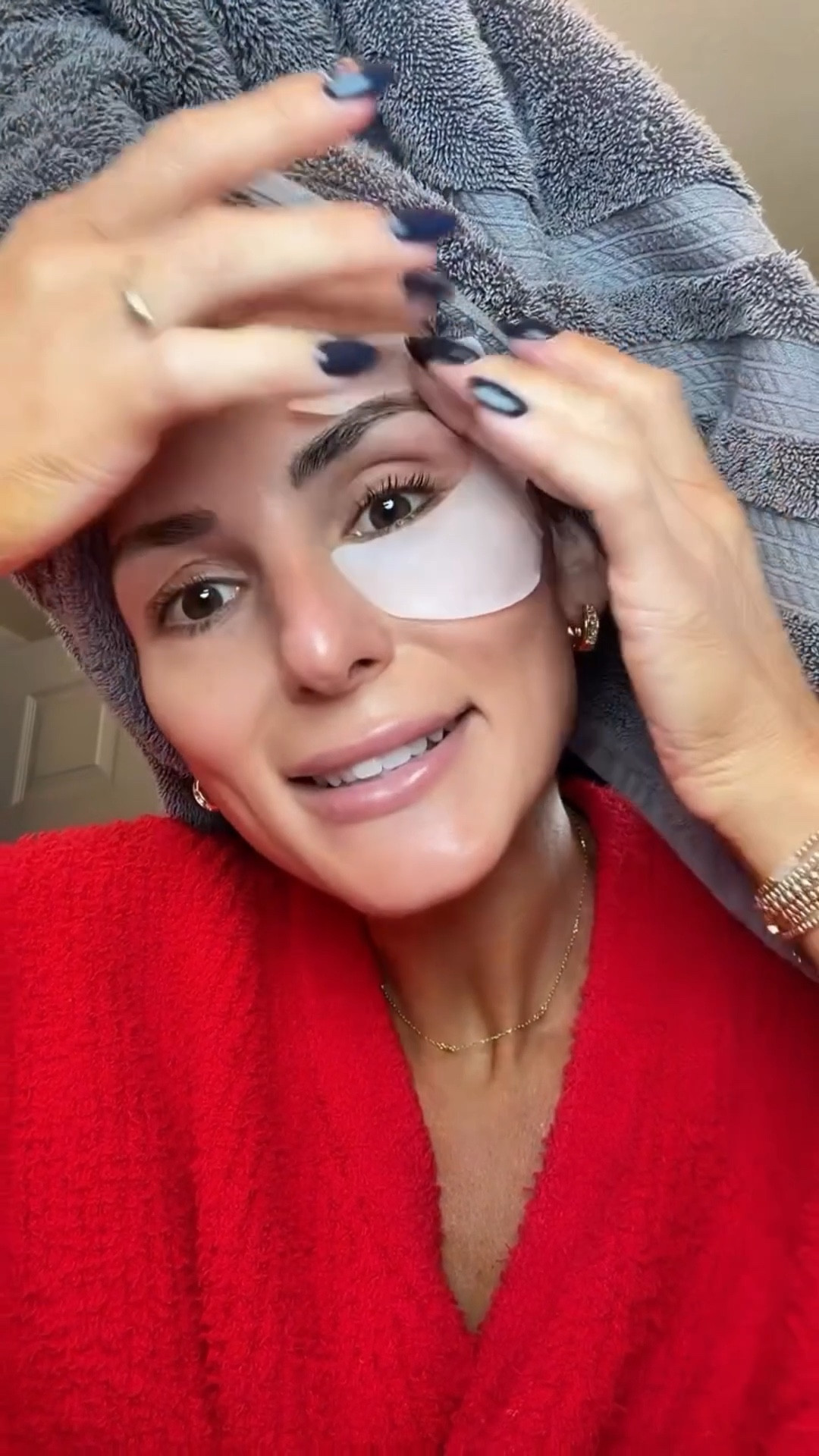 Tired, puffy eyes? I got you. Comment for the link 🔗 

#skincare #puffyeyes #undereyetreatment #antiaging