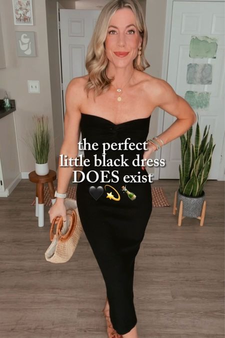 🖤LITTLE BLACK DRESS - UNDER $30! 🖤

*BONUS* this dress is on major sale for a limited time!  

Hit that follow button if you are over 40 and love finding comfy, high quality pieces to add to your closet!  I put on this dress and it was love at first sight!  It would be perfect for an upcoming wedding, special event or party! The fabric is beautiful creates the most beautiful silhouette!

#amazonfashion #founditonamazon #amazondress #weddingguestdresses #ltkunder100 #ltkunder50 

Amazon Finds | Amazon Must Haves | Over 40 Style | Wedding Guest Dress | Cocktail Dress | Amazon Favorites | Pinterest Aesthetic | Wedding Guest  Formal Dress