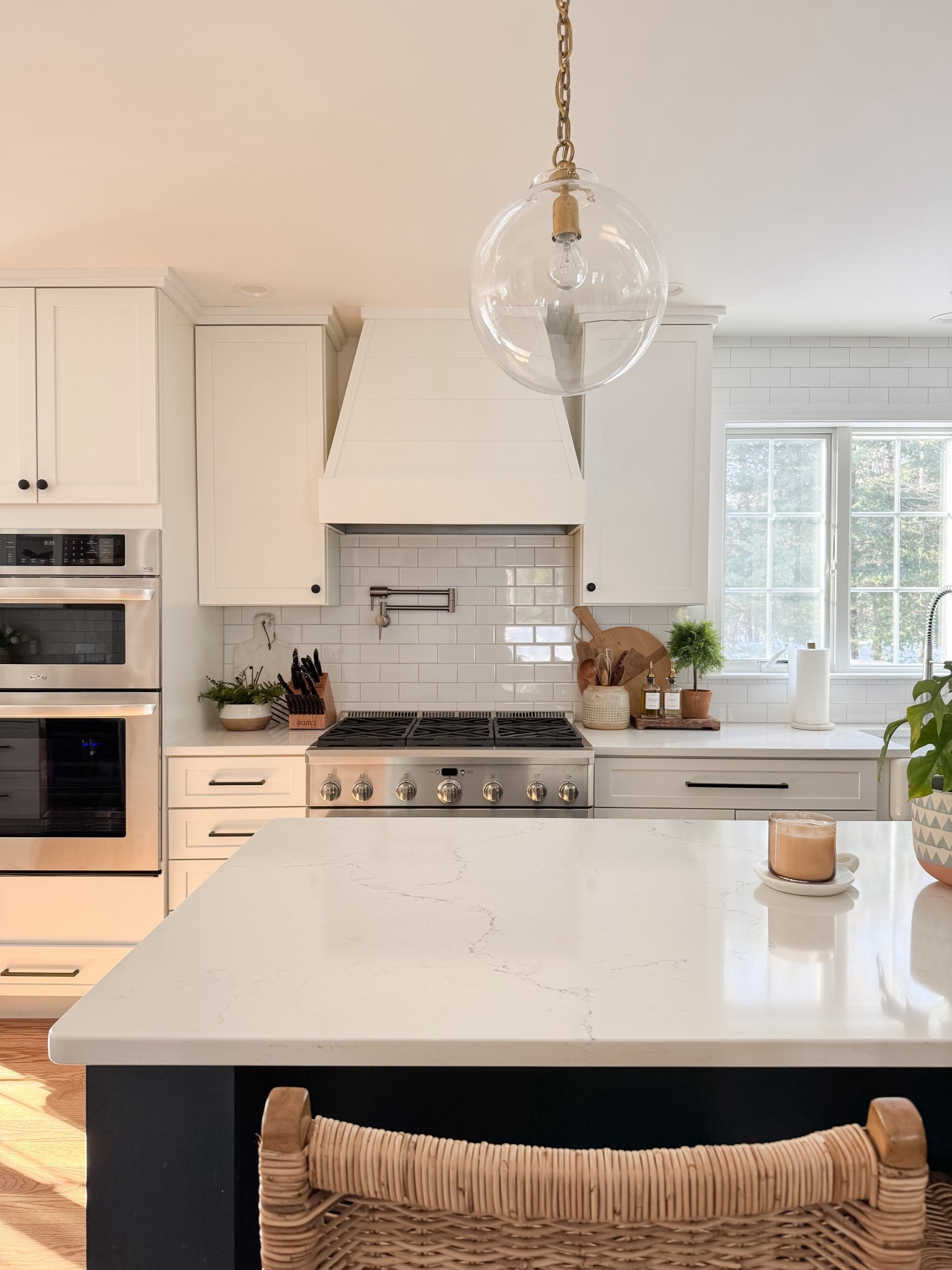 kitchen decor home styling home decor home favorites coastal home classic decor kitchen styling counter stools kitchen lighting sherricalnanhome

#LTKHome