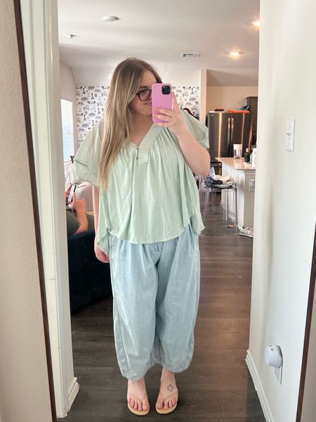 Casual spring outfit wearing large in everything 

#LTKfindsunder100 #LTKmidsize #LTKSeasonal