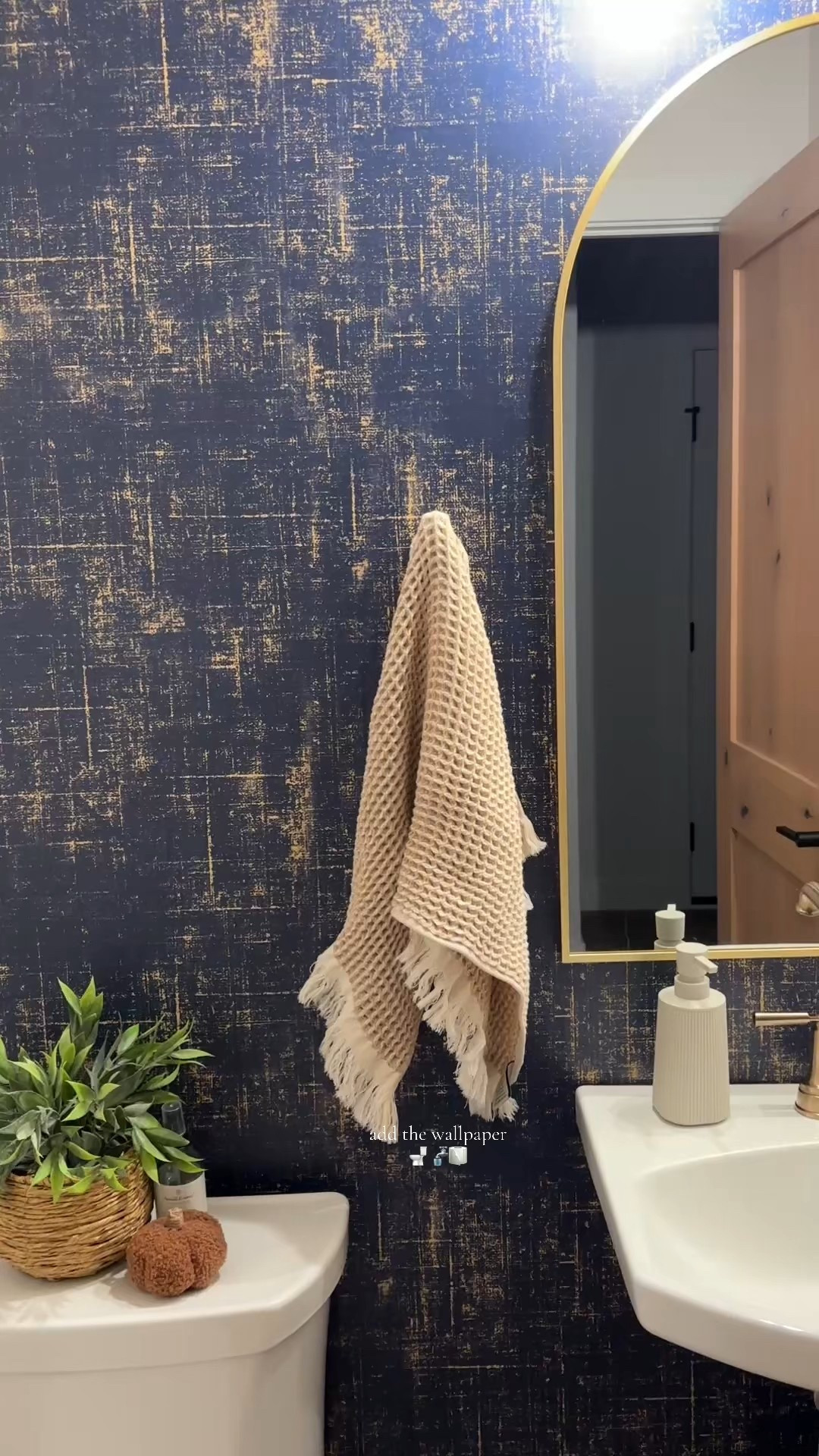 Half bath — zero regrets with the wallpaper🤎🤌🏼 

#LTKHome