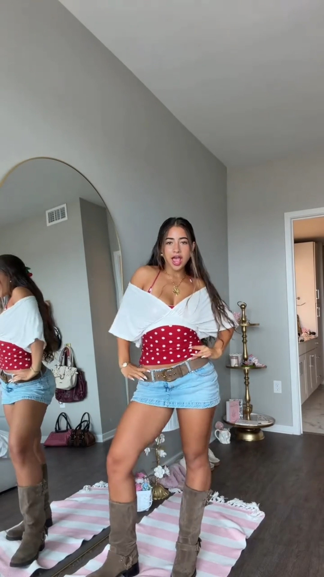 today’s outfit was so 🍒🍒💋💋🍦🍦⭐️⭐️

top: @summerloungeclub

#LTKgrwm #LTKootd #LTKSeasonal