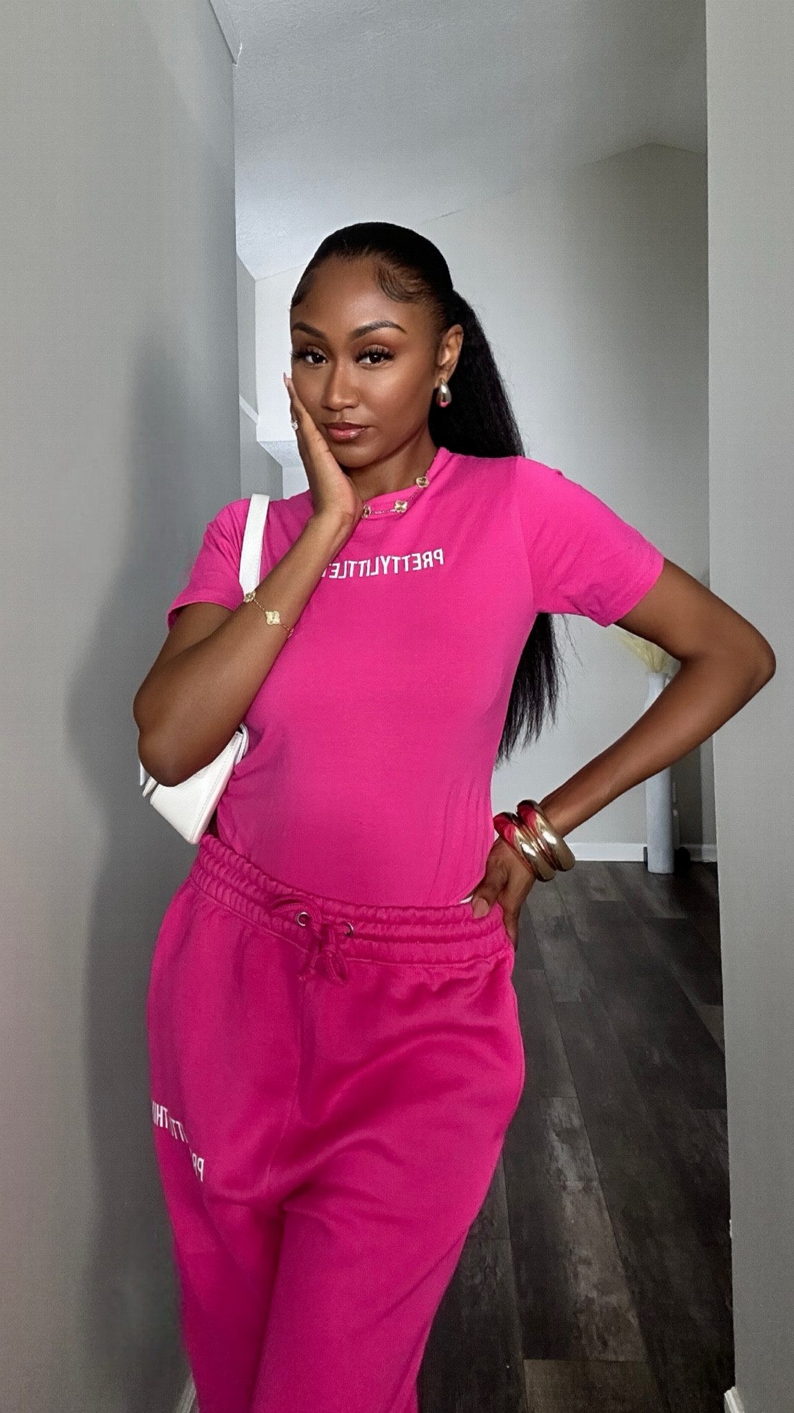 One of the cutest, most comfy, sweatpants sets ever, from pretty little thing! I am wearing large. It’s True to size, so do not size up like I did! Lol