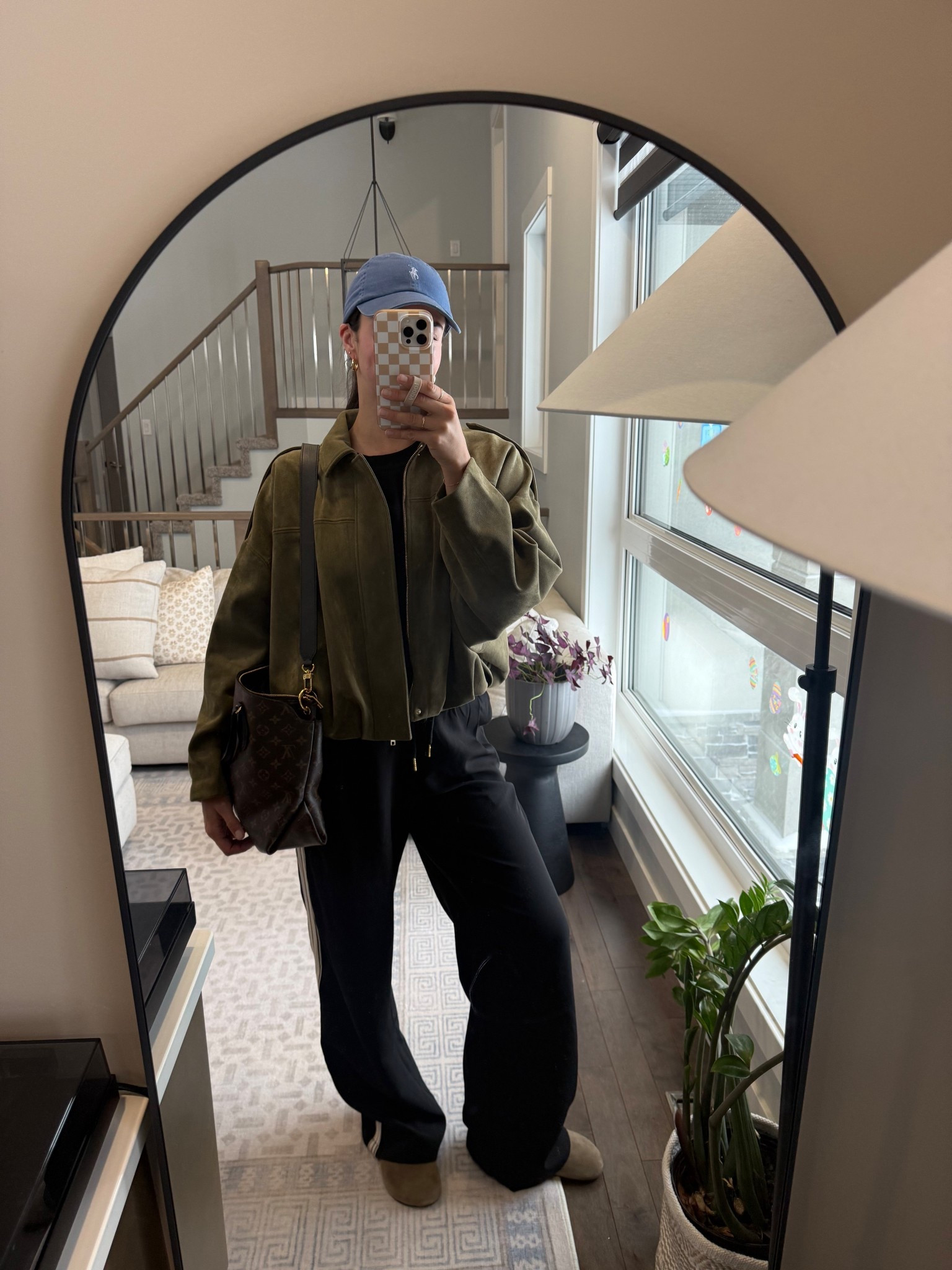 Casual ootd! Wearing size medium (my true size) in pants and jacket! 

#LTKcanada