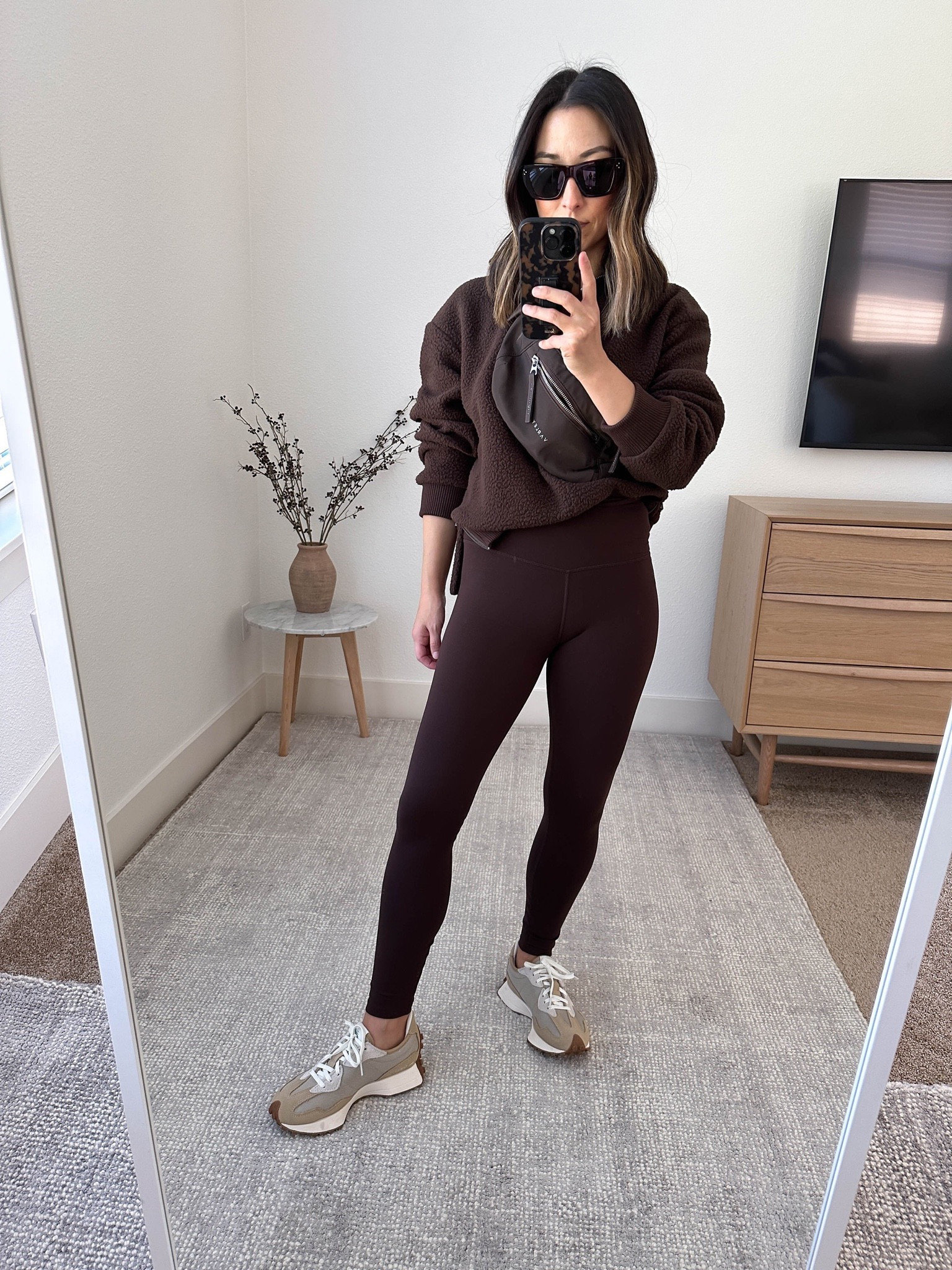 Varley chocolate fleece and leggings. These leggings are so soft - more for comfort and lounge. Petite-friendly length. 

Varley fleece xs
Varley Leggings xs
New Balance sneakers 4.5 men’s. Color is old. 
Varley belt bag 
Celine sunglasses   

Fall outfits, athleisure, petite style, leggings 

#LTKshoecrush #LTKSeasonal #LTKfitness