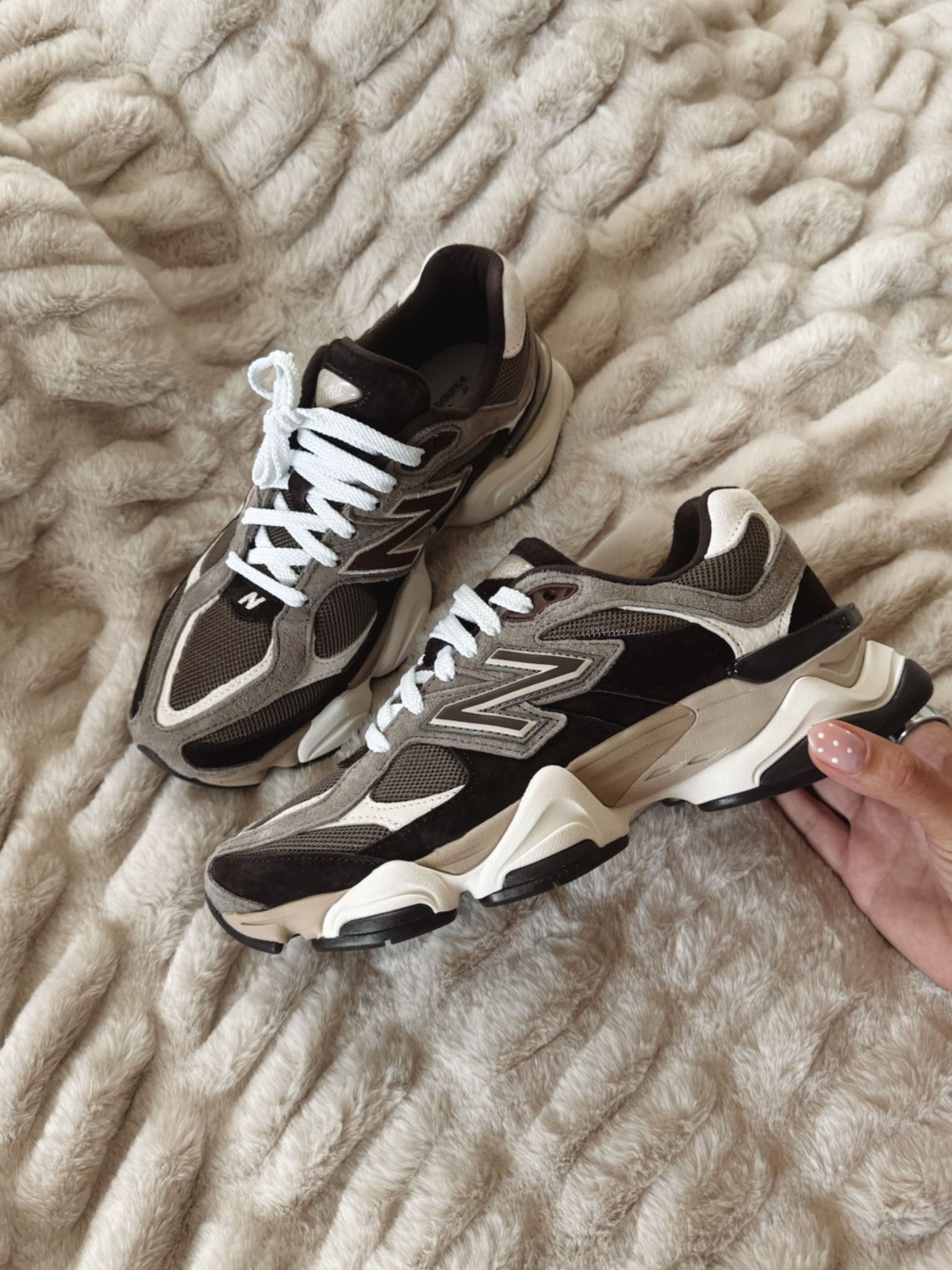The most perfect Fall sneakers 🤎🤎