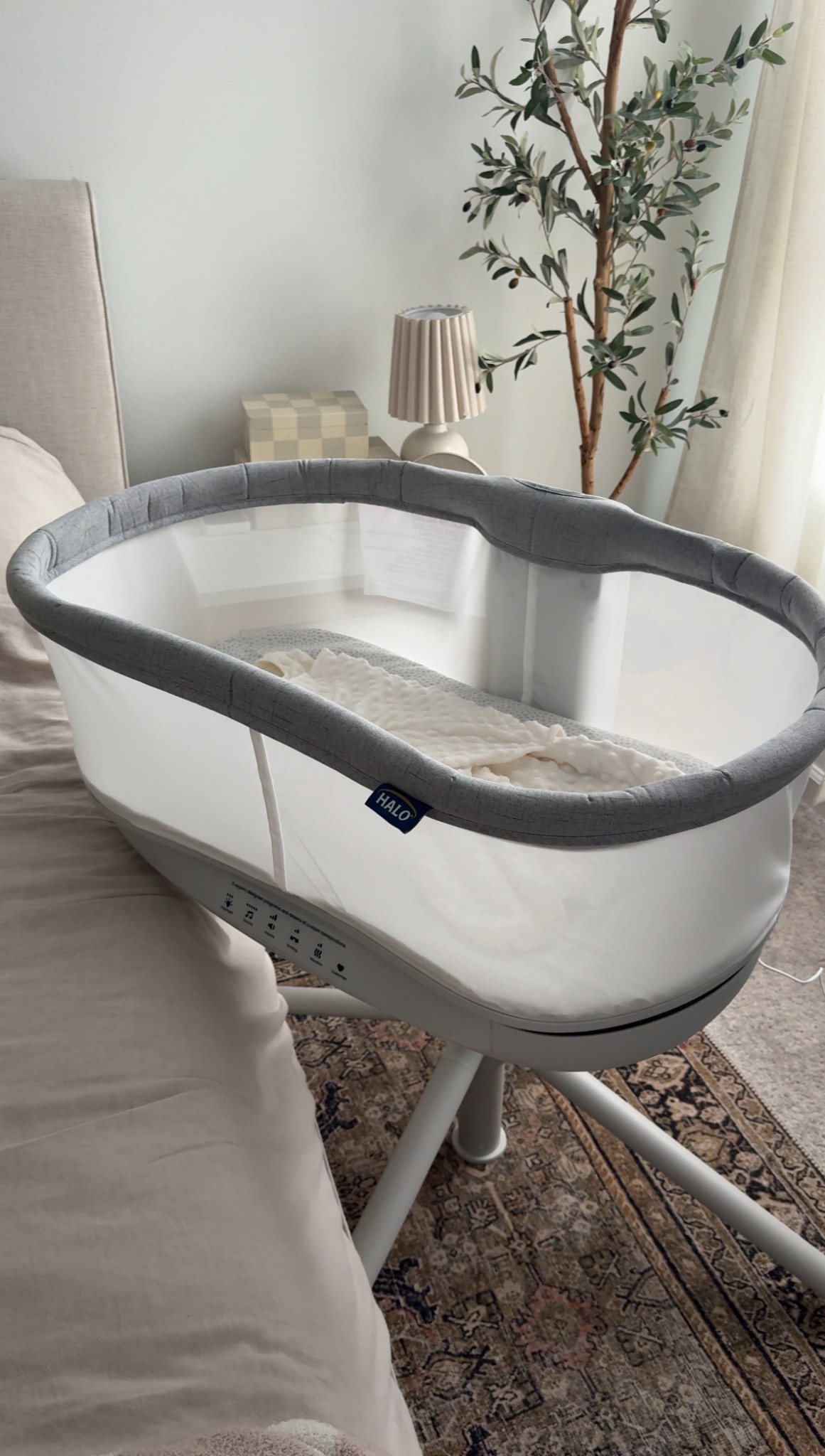 Can’t wait to use the new HALO connect smart swivel sleeper 3 with baby girl 🩷 #halosleep @halosleep #halosleepbassinet 

#LTKFamily #LTKBaby #LTKBump