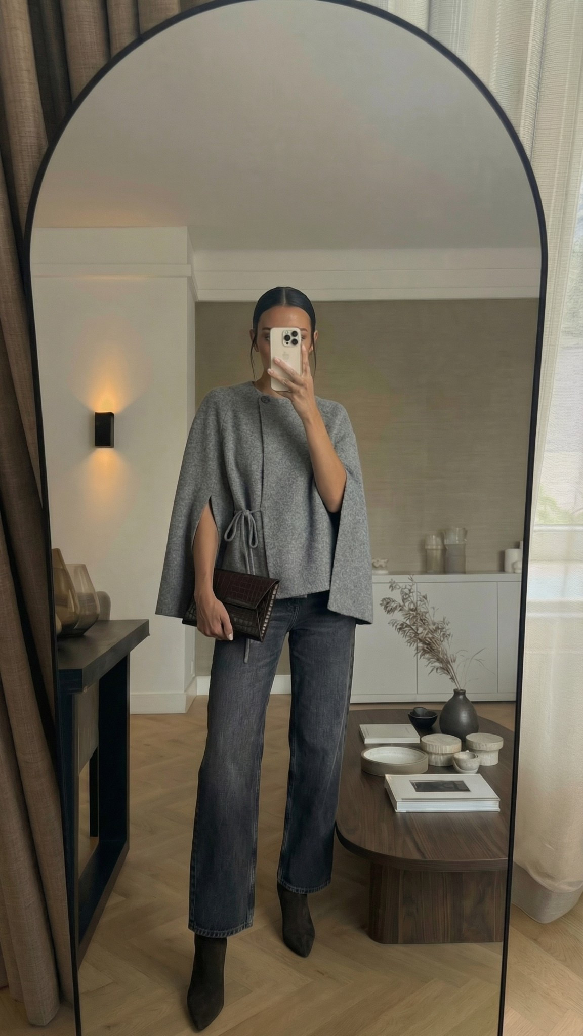 Grey cardigan outfit🩶

Tags: grey jeans outfit, brown ankle boots outfit, brown clutch bag, workwear outfit, work outfit 

#LTKeurope #LTKwinter #LTKworkwear