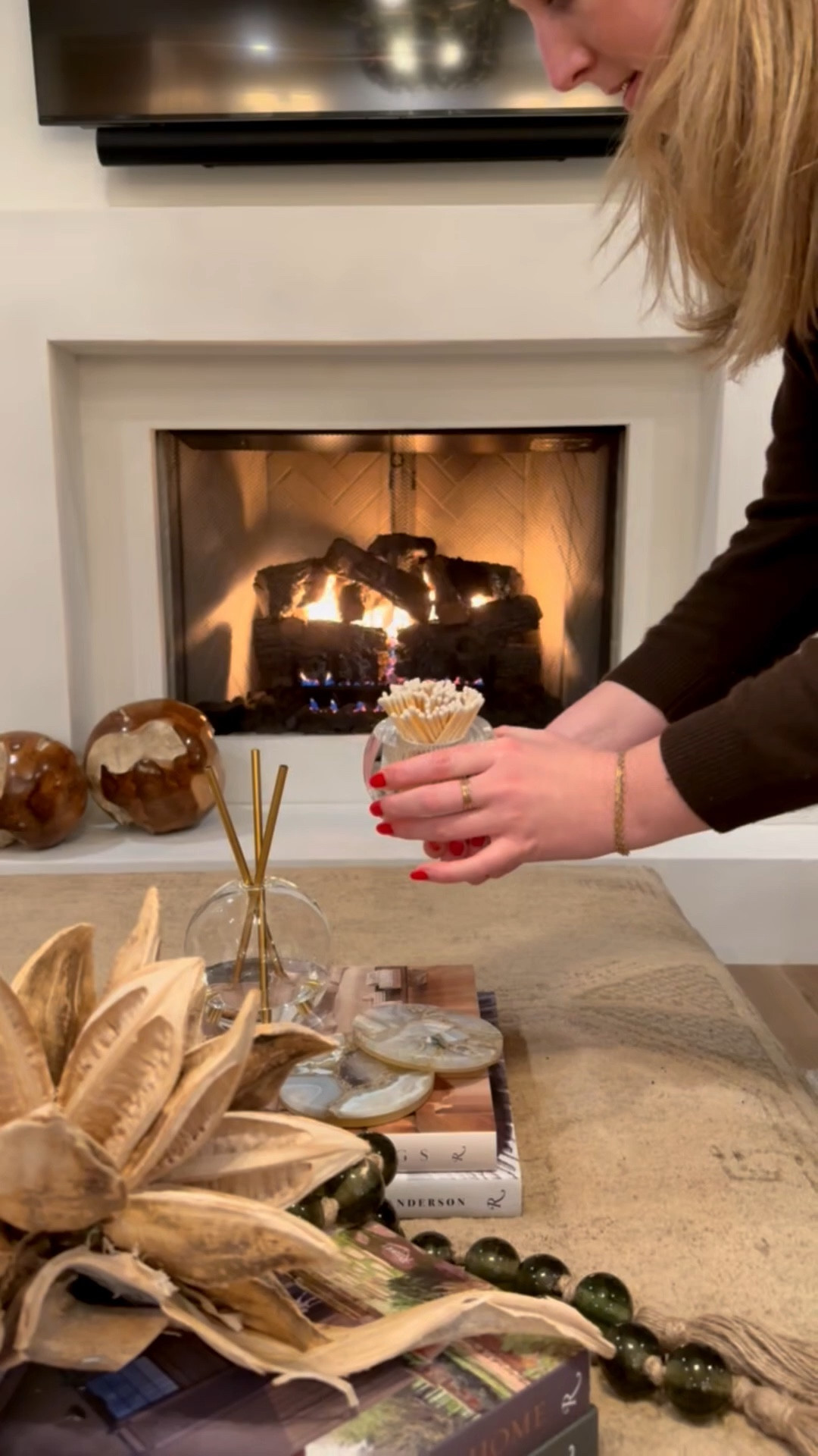 There’s no better feeling than unwinding on a cozy night in with an everlasting candle and our acrylic match striker