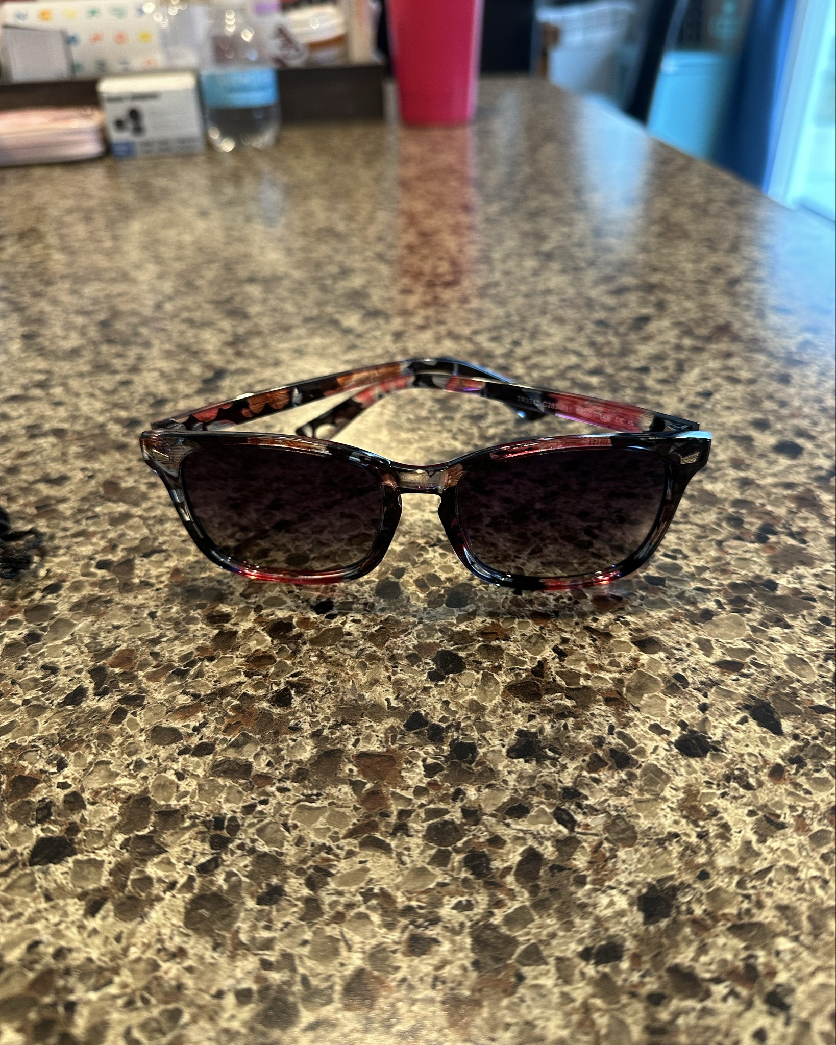 I love this flower polarized sunglasses! Perfect for being put in the sun! 

#LTKBeauty #LTKFamily #LTKTravel