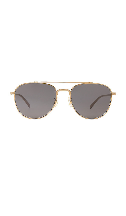 Oliver Peoples SONNENBRILLE in Black. | Revolve Clothing (Global)
