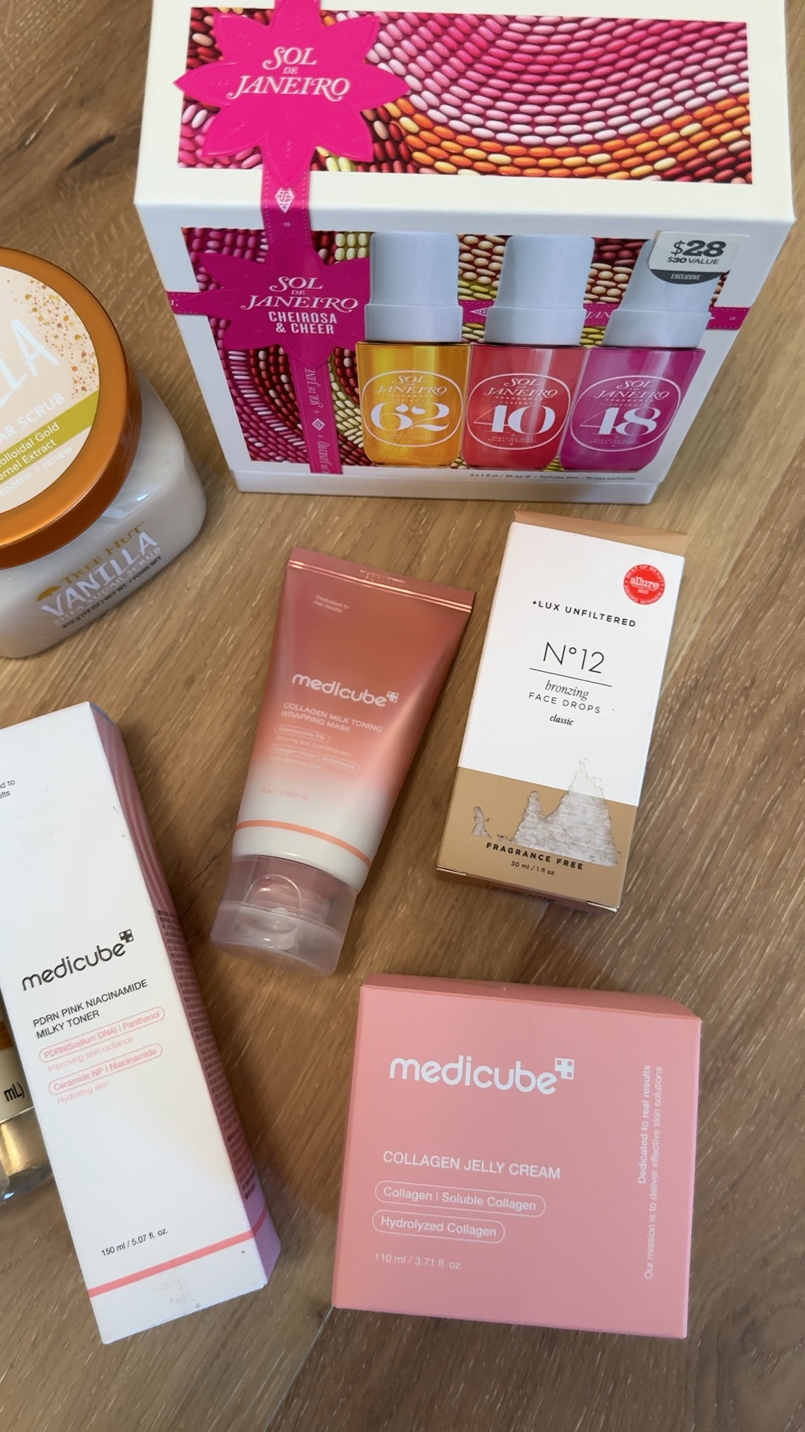 Amazon beauty favorites 🫶🏼 grabbed these around Christmas time but they’d all be perfect for Valentine’s Day too! 

#LTKBeauty #LTKValentine #LTKselfcare