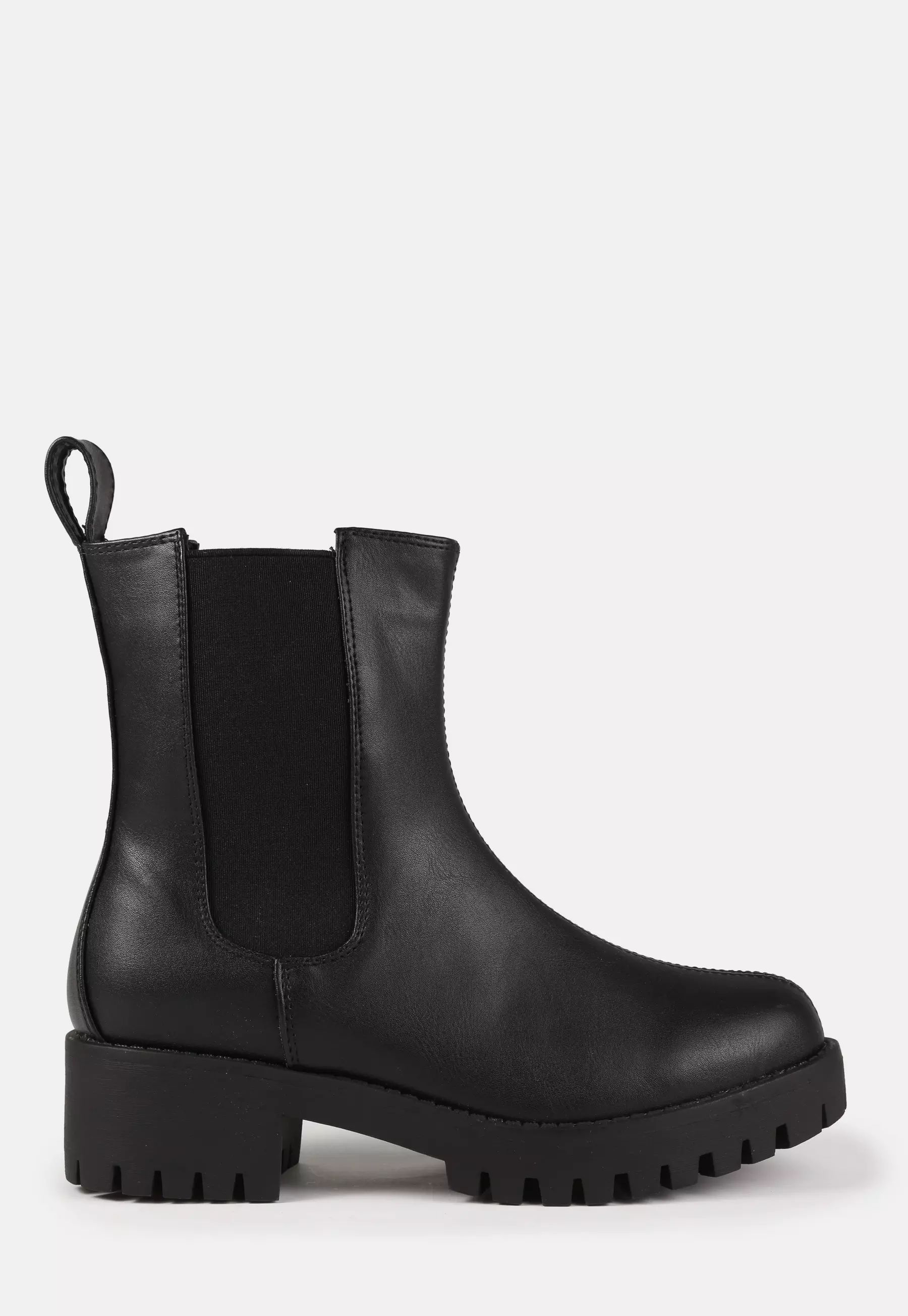 Missguided - Black Wide Fit Cleated Sole Essential Chelsea Boots | Missguided (US & CA)