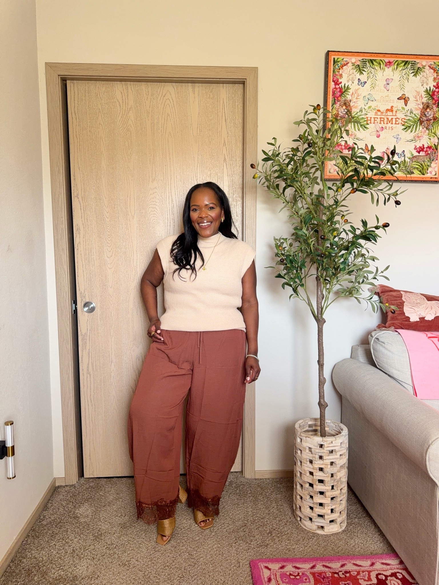 Anthropologie inspired styled look but it’s actually from Amazon! Loving these barrel lace hemmed pants for Fall! Would be fun for the pumpkin 🎃 patch too!