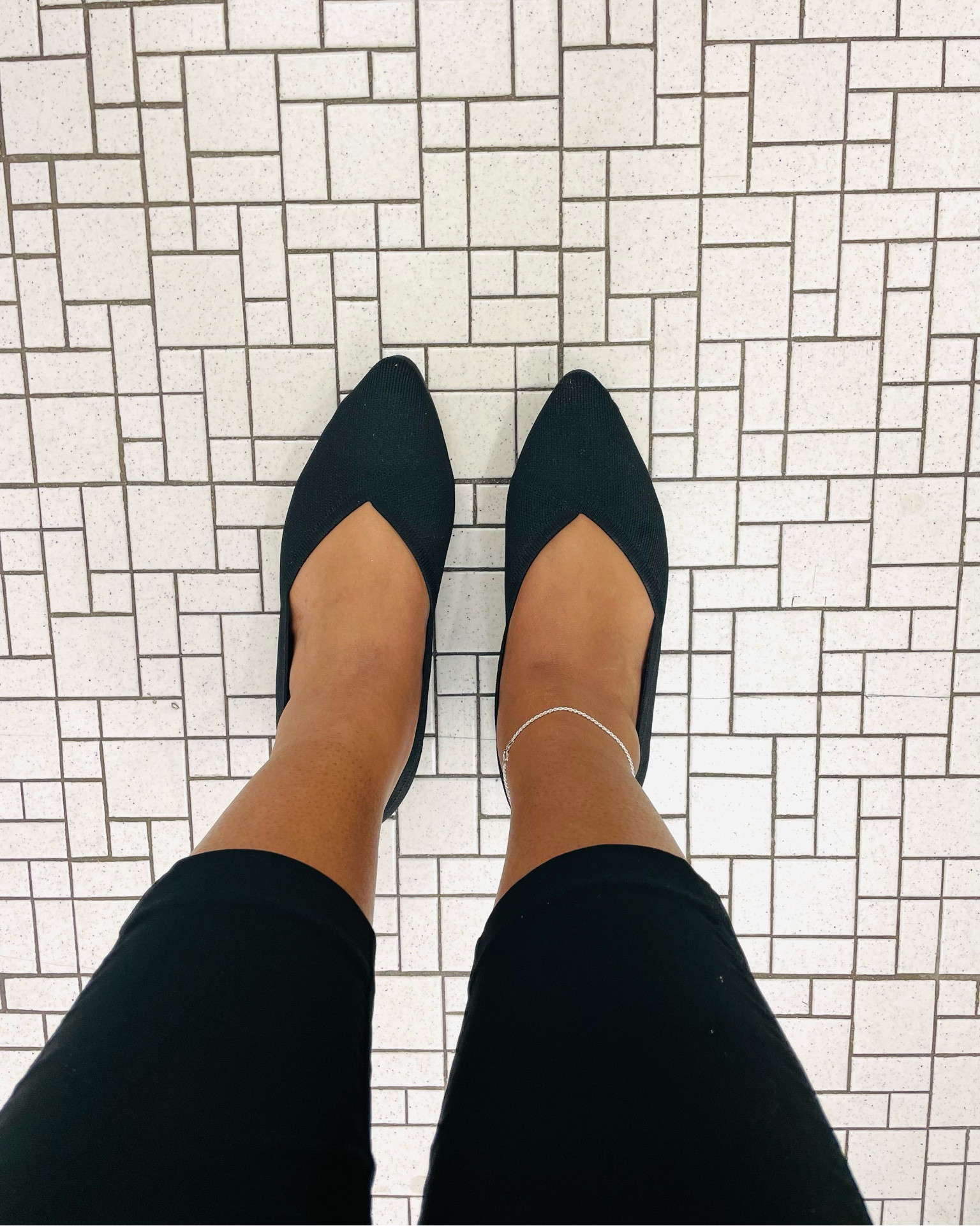 I’ve been on the hunt for comfortable work shoes and I think I’ve found them! They feel amazing on my feet! 

Flat shoes, pointed heels, work style 

#LTKshoecrush #LTKsalealert