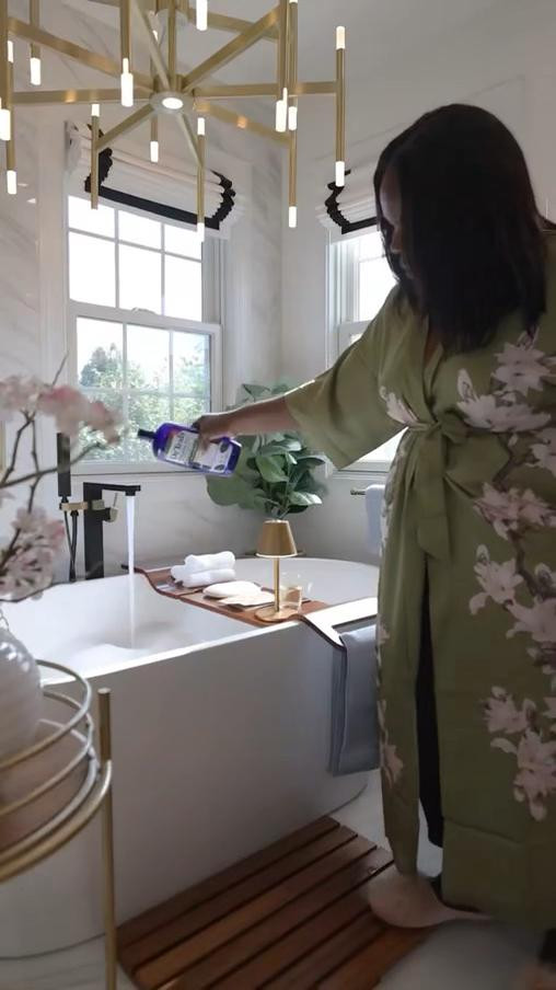 During this busy holiday time, make sure to make room for a little “ME” time! Sharing my favorite at-home spa day finds 🫶🏾 these would be great gifts for anyone on your list who loves self care!

#LTKGiftGuide #LTKselfcare #LTKHome