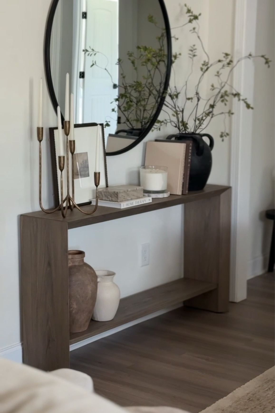 Modern Planter Table Ideas for Hallway: Stylish & Space-Saving Designs
