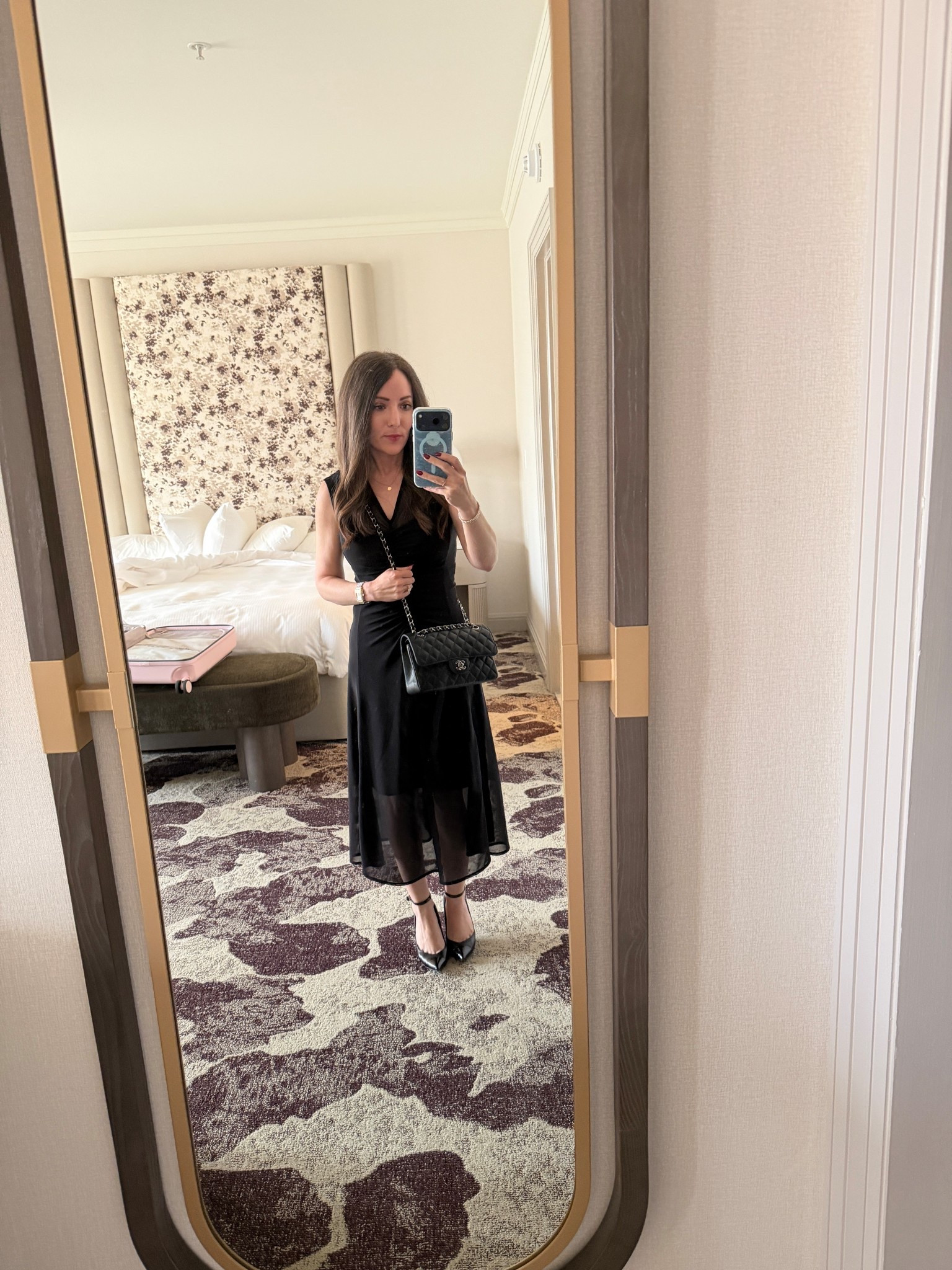 Loving this comfy and classy midi dress for client meetings in Detroit today 🖤