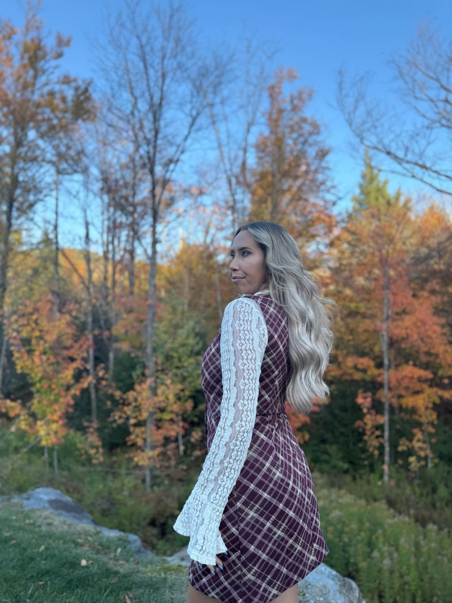 Fall outfit, lulus, lace top, plaid dresss