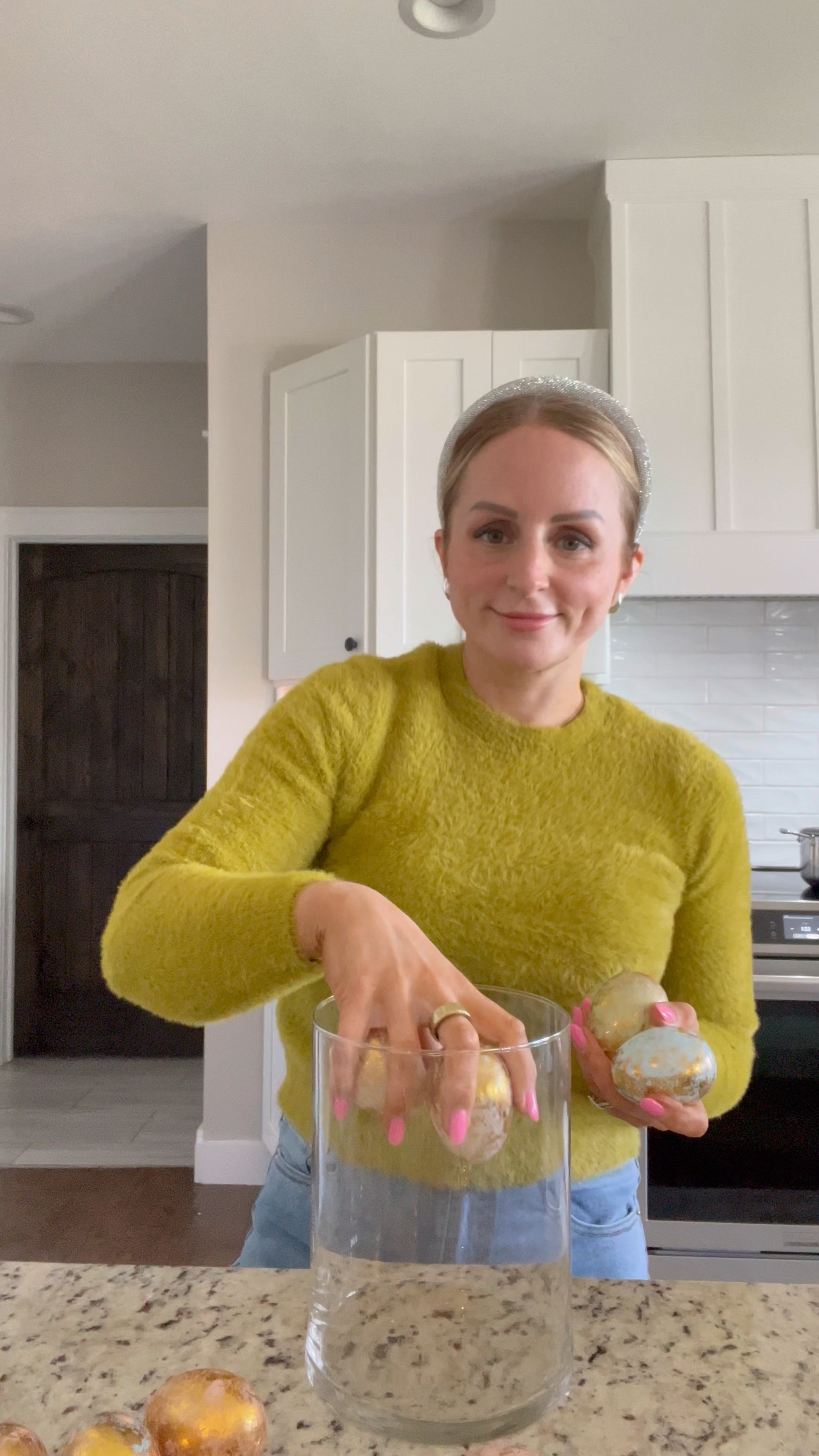 Easy Easter flower arrangement that you would actually want to share and leave out for Easter!! 🐣💐🐰💕

Easter, Easter Bunny, Egg Hunt, spring, spring decor, tulips 



#LTKfindsunder50 #LTKhome #LTKSeasonal