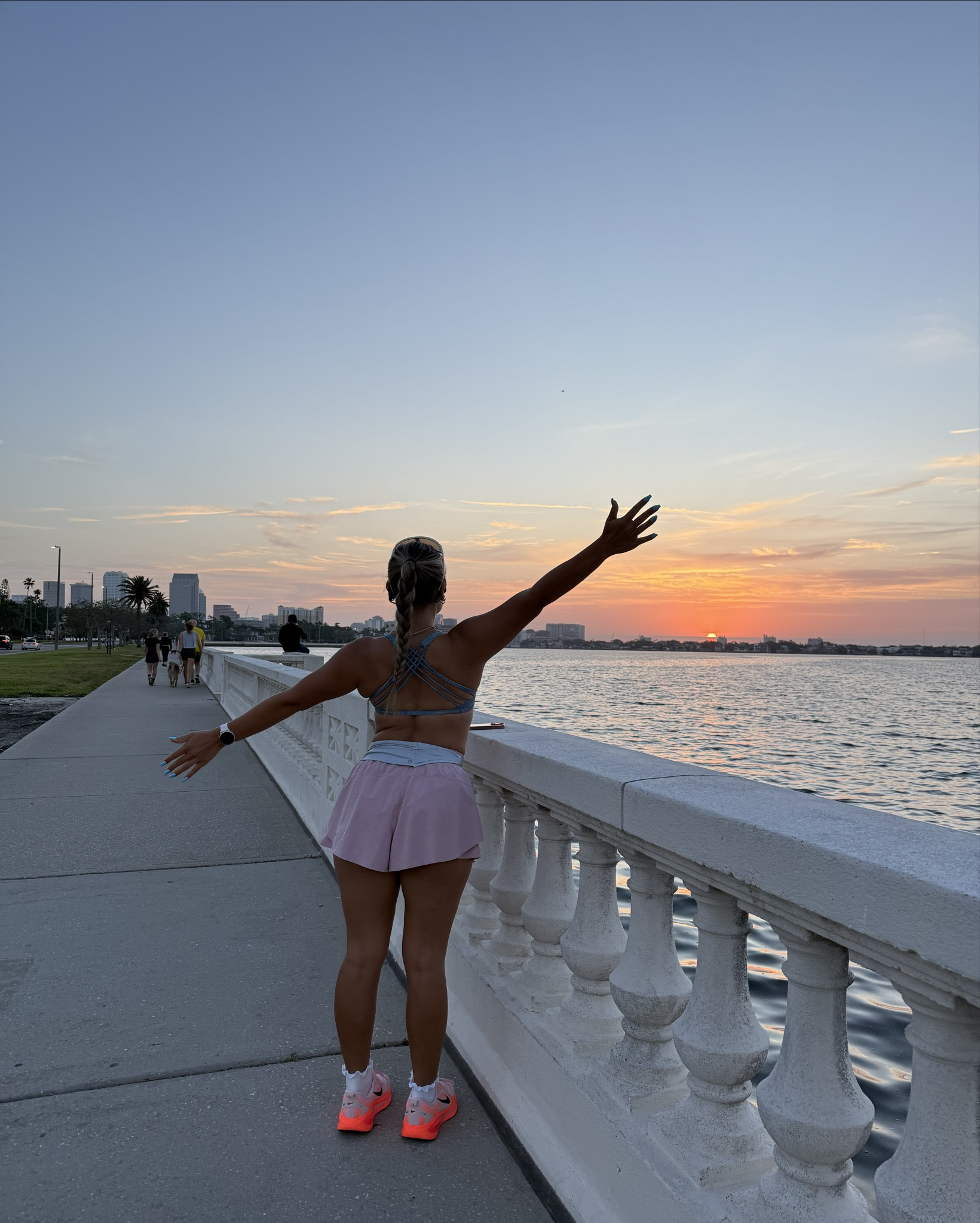 Sunrises & cute fits >>>>>

#LTKSeasonal #LTKFindsUnder100 #LTKActive