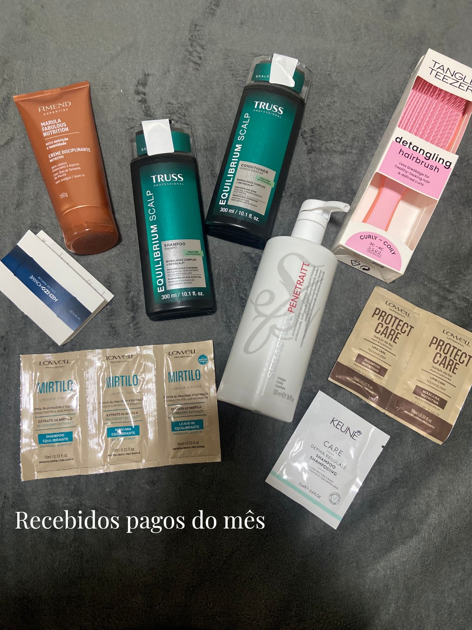 Esse mês tá simplesmente imperdível! 😍✨ Aproveitei as ofertas da Beleza na Web e garanti o kit da Truss (shampoo e condicionador ) + a máscara icônica da Sebastian (sim, essa mesmo!) e chegou meu momento de ter a queridinha escova da Tangle Teeze. 

Já testei muitos outros produtos profissionais e dermocosméticos do site e sempre tive experiências incríveis,  sem falar nas amostras, que eu sou viciada e amo usar pra descobrir novos queridinhos. 💖 

Se você ama cuidar do cabelo com produtos de qualidade e em um lugar de confiança, corre e aproveite! 

#LTKpromo #LTKbeleza #LTKbrasil