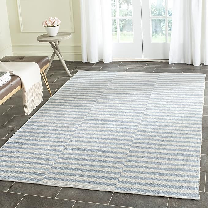 SAFAVIEH Montauk Collection Accent Rug - 4' x 6', Ivory & Light Blue, Handmade Stripe Cotton, Ide... | Amazon (US)