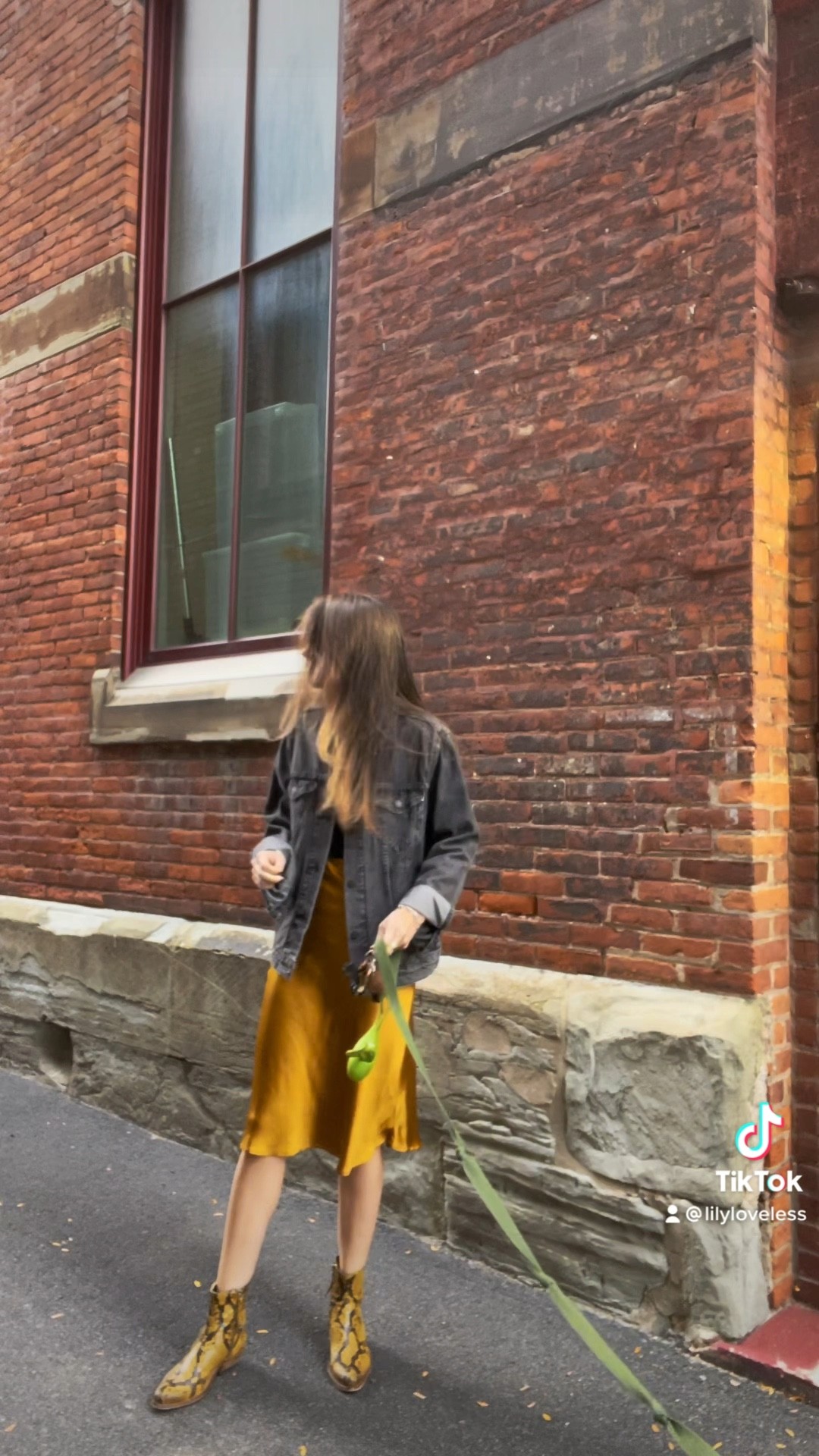 Satin skirts🖤

#LTKHalloween #LTKshoecrush #LTKSeasonal