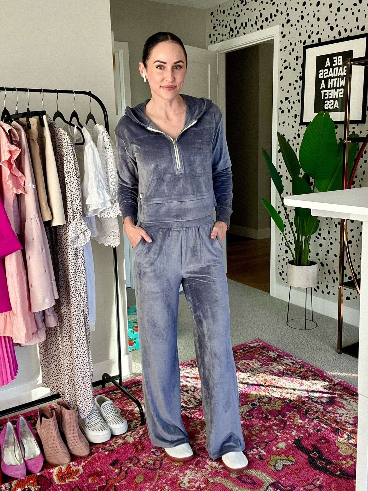 I luuuuuurv this set from @vuoriclothing so freaking much! It may be the softest set I’ve ever purchased! And it comes in 3 colors. If you need a holiday gift idea, this is it!! #ad